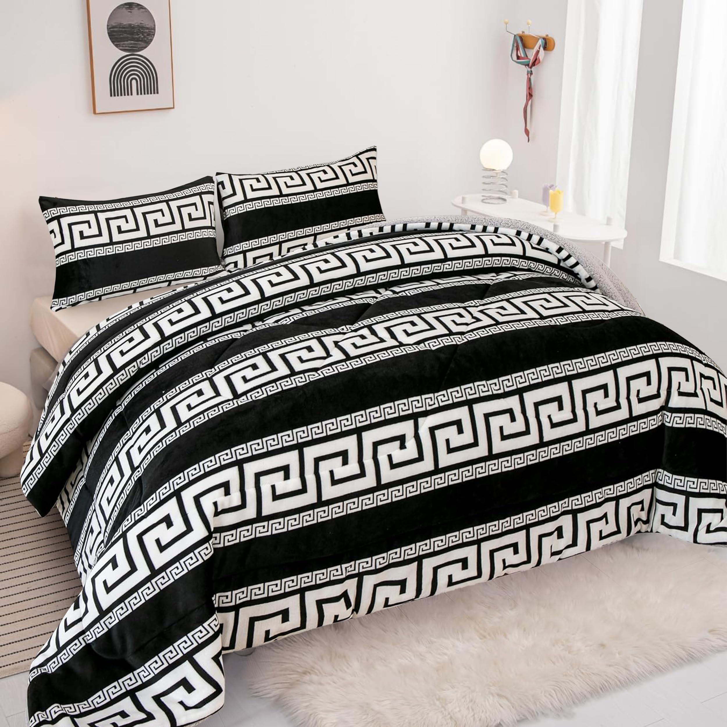 BESCH Winter Duvet 240 x 260 cm for 135/150 cm Bed with 2 Pillow Cases | Extra Soft, Warm, Thick Sherpa Sheepskin Duvet | Greco Black