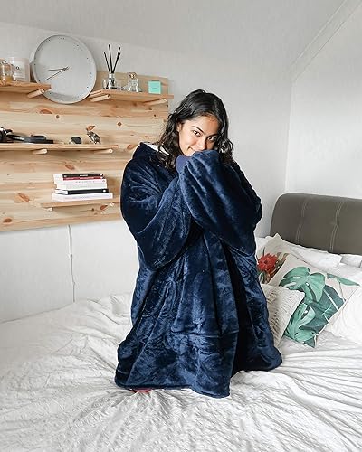 Miniatura 4 de The Oodie - Sudadera extragrande con capucha para niños o adultos, muchos patrones y colores, mezcla entre sudadera y manta