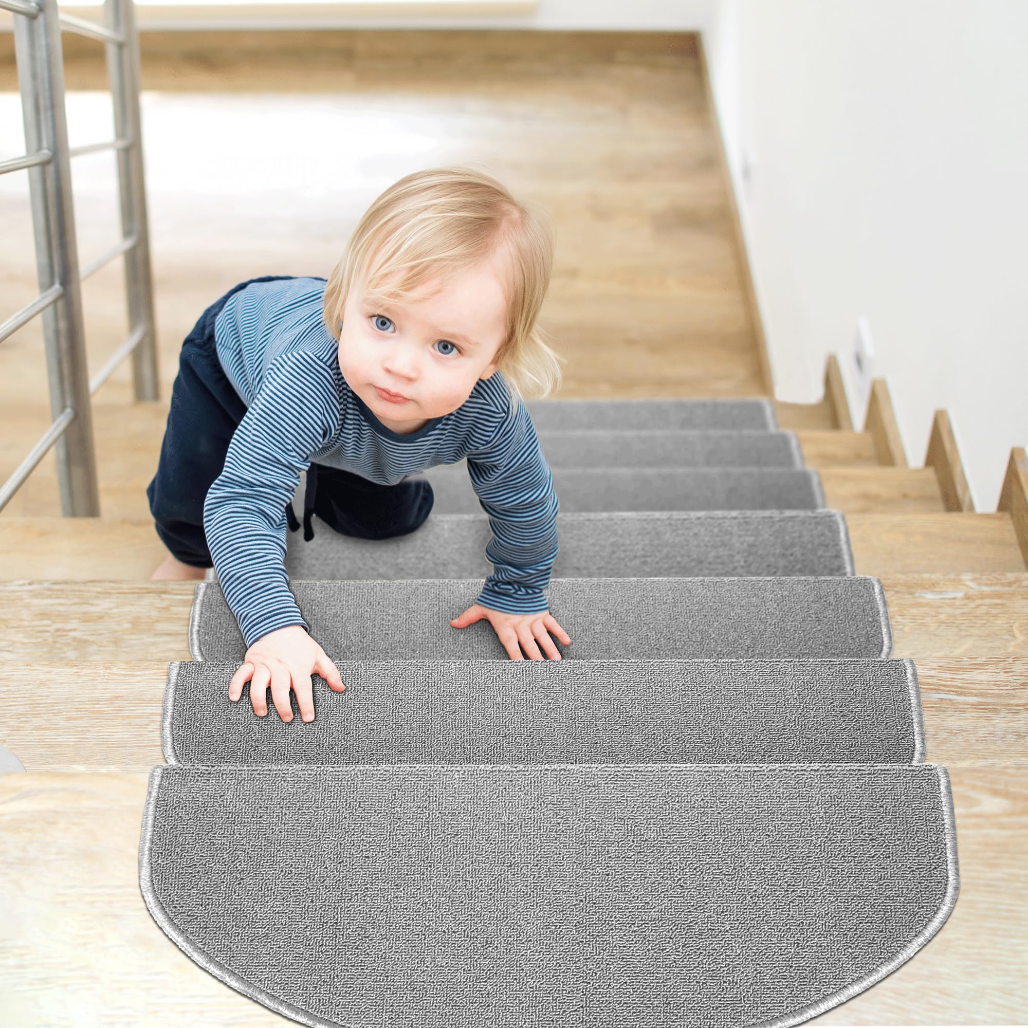 Brielle Rutschfeste Stufenmatten 65x24 x3,5 cm - Selbstklebende Teppich Treppenstufen - Pflegeleichte Halbrunde Treppen-Teppich - Gris – Halbrund- 20 DP Trittschalldämmung - 15 Stück