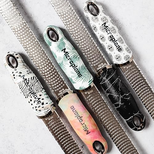 Vista 30 de Microplane Premium Classic Series Rallador 18/8 de acero inoxidable, para limón queso, verduras, cítricos, queso parmesano, ajo, jengibre, nuez Negro