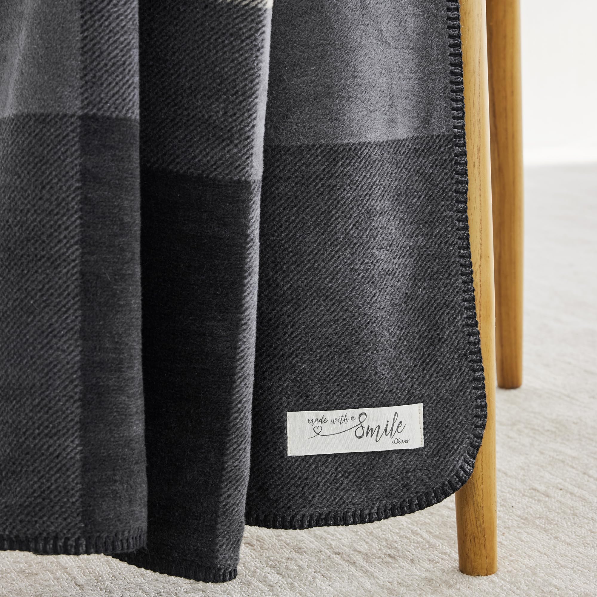 s.Oliver Decke 150x200 cm - Baumwollmix, Made in Germany, warm & waschbar, Kuscheldecke kariert grau beige