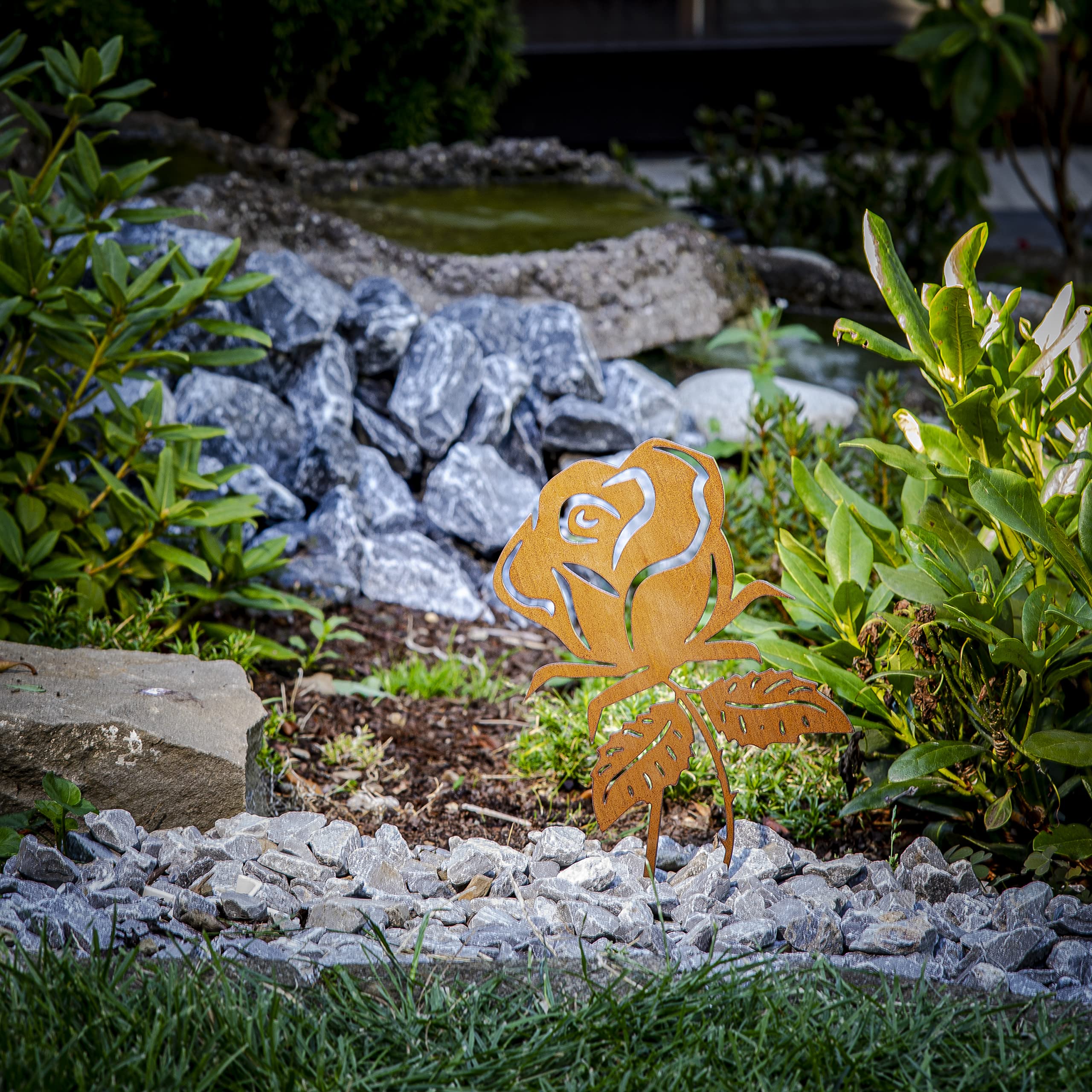 Decorazione Da Giardino In Metallo E Vetro, Motivo Floreale Rustico - Scultura Esterna Alta 118 Cm
