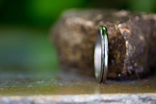 Miniatura 4 de Women's titanium and carbon fiber ring. Unique wedding band. Water resistant and hypoallergenic. (00334_2N)