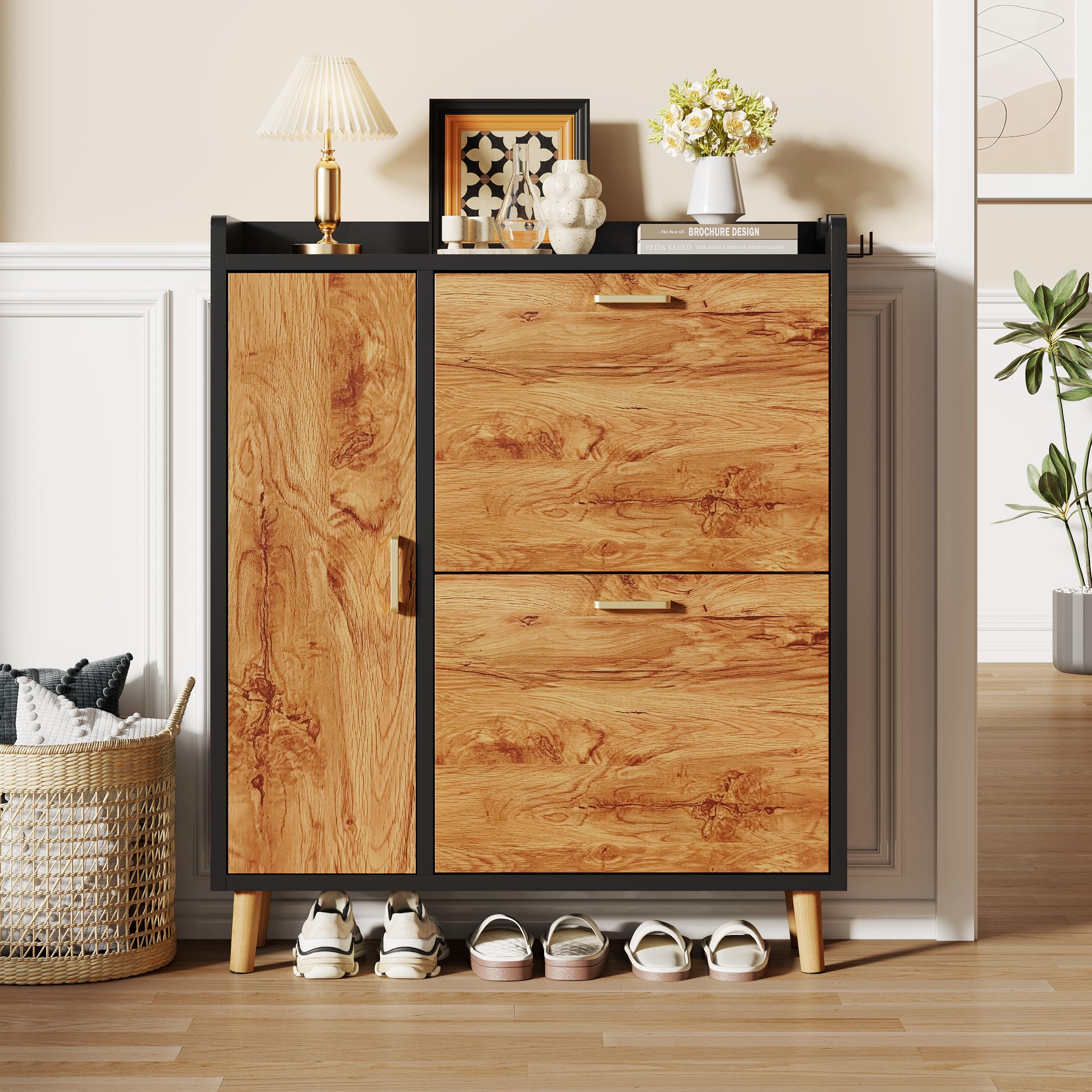 Scarpiera Salvaspazio Slim Con 3 Ante, Divisori Regolabili può Contenere Stivali, Scarpiera Ingresso Con Maniglie & 4 Gambe in Legno Massello Per Porta, Corridoio, Atrio (80x96x24cm, Nero)