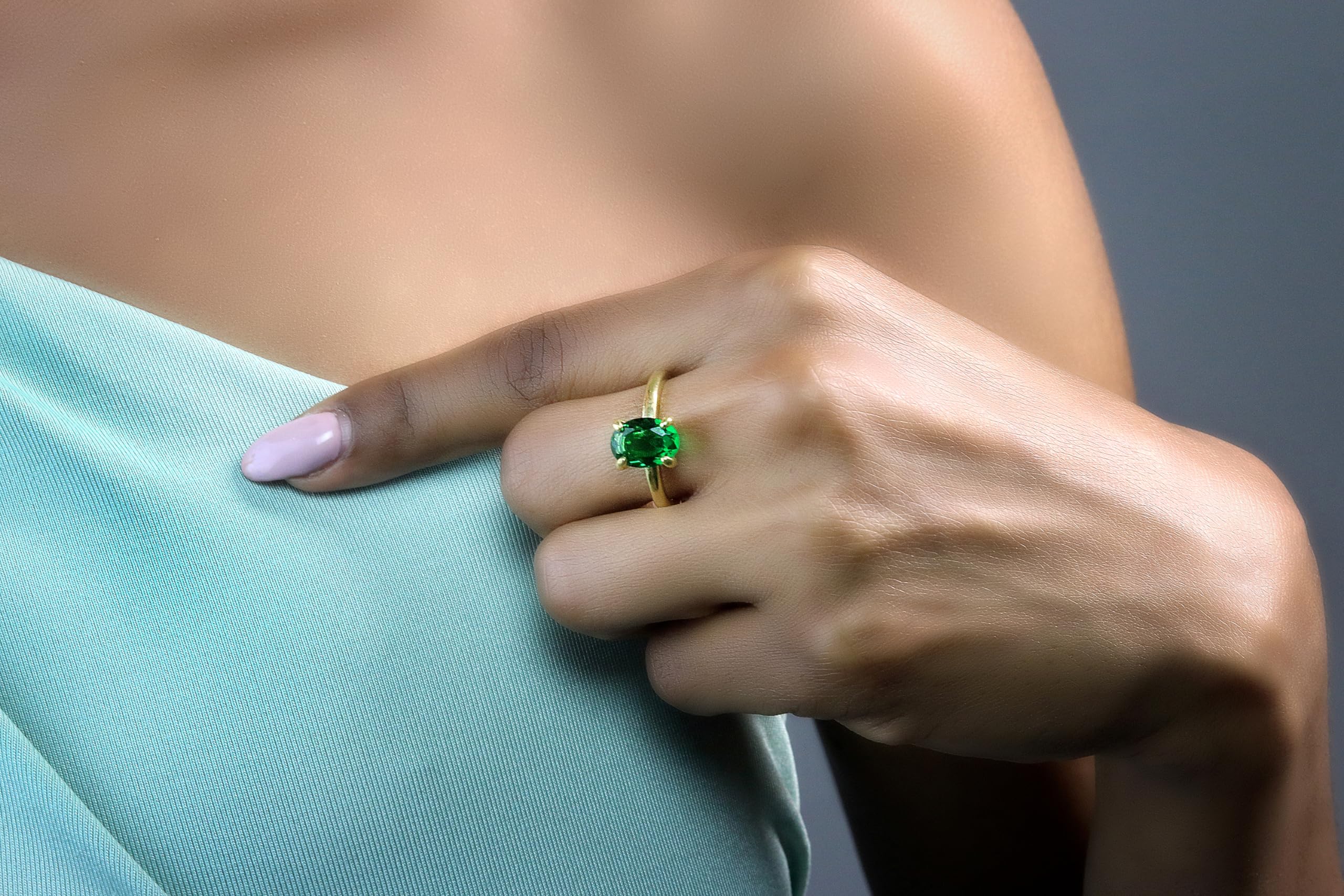 Elegante Anillo de Esmeralda en Oro - Anillos Solitarios para Mujer - Anillos Hechos a Mano para Aniversario, Propuesta, Cumpleaños - Joyas de Piedra de Nacimiento de Mayo para Ella - con Caja de Lujo