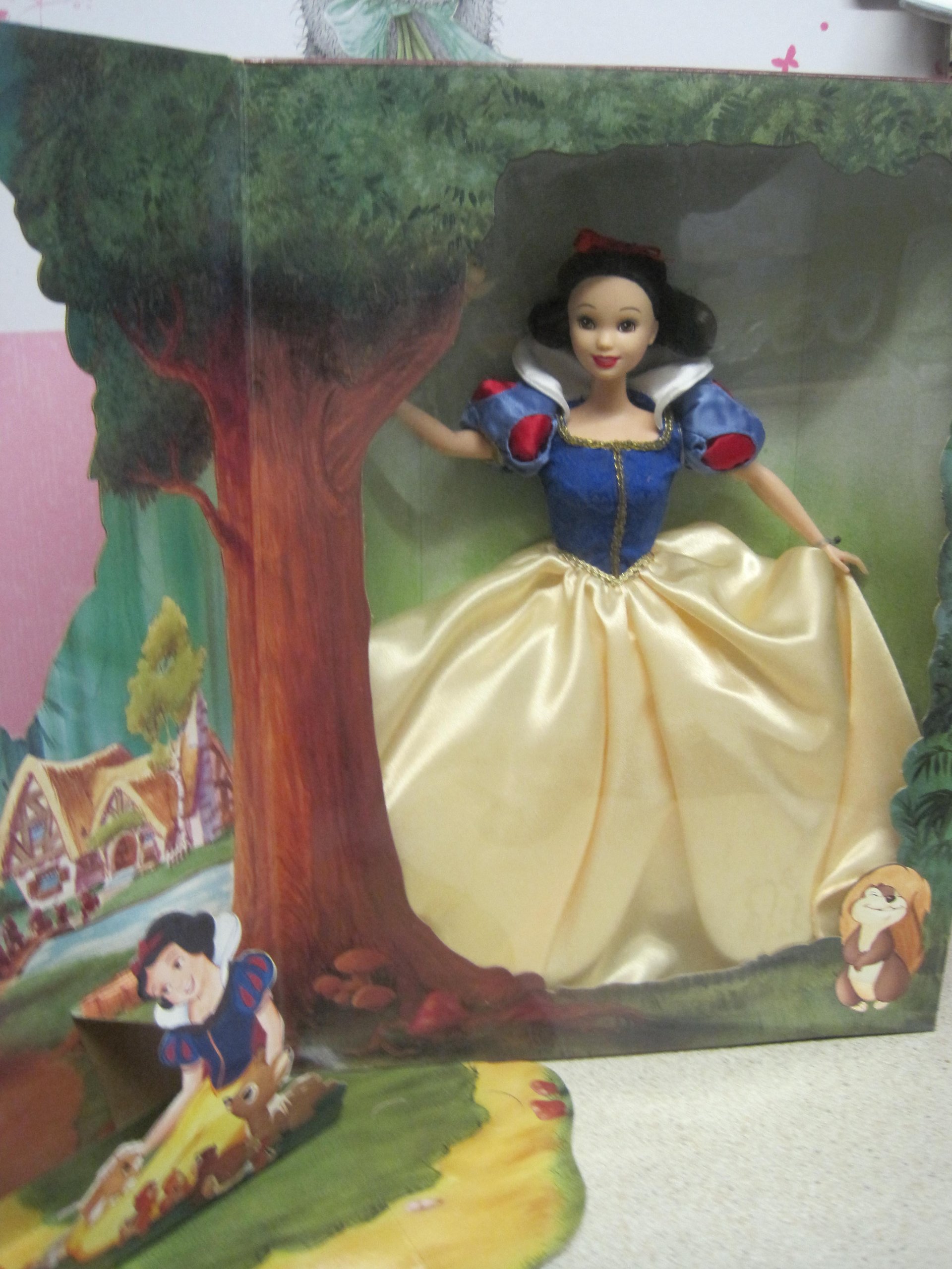 Disney Collector Edition 60th Anniversary Snow White doll