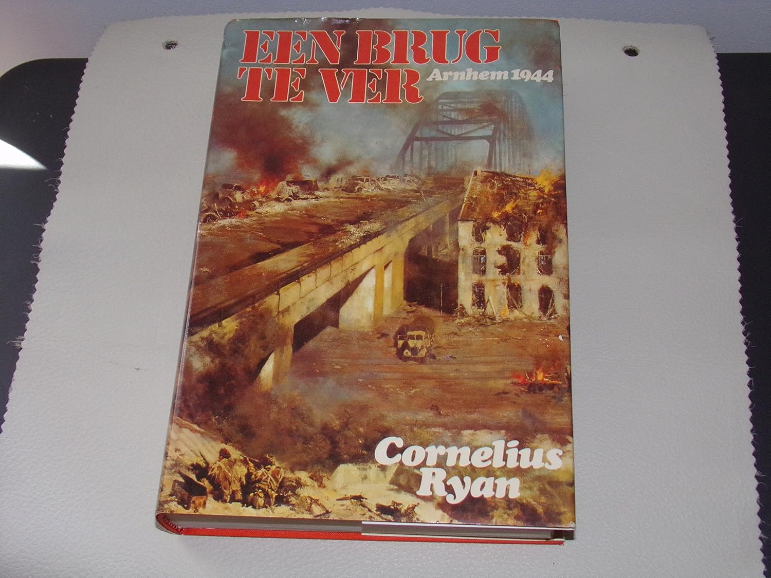 Een brug te ver, Arnhem 1944: 9789026945168: Amazon.com: Books