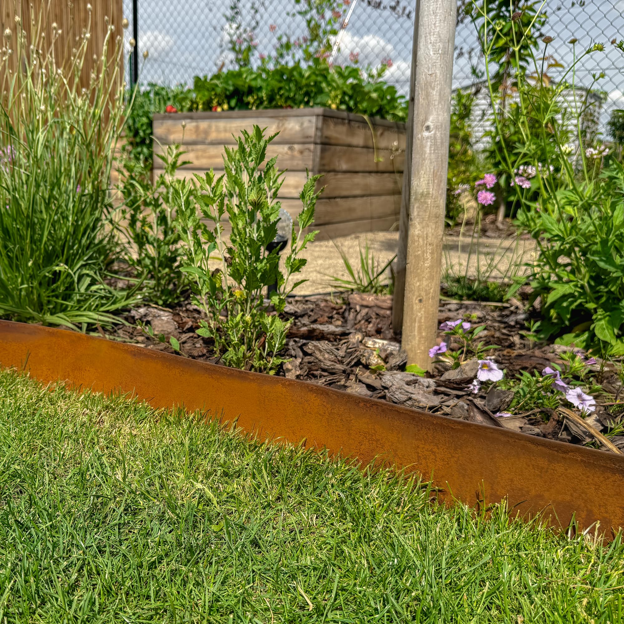 UNIGARDIA Bordura Acero Corten 10 m - Borduras Jardin Metálica de 14 cm de Altura - Fácil de Instalar - Separador Jardin Exterior con Pátina de Oxido, Incluye 1 Par de Guantes