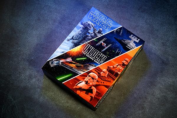 Primo piano di una carta di gioco di Unlock! Star Wars con un enigma visivo in primo piano.