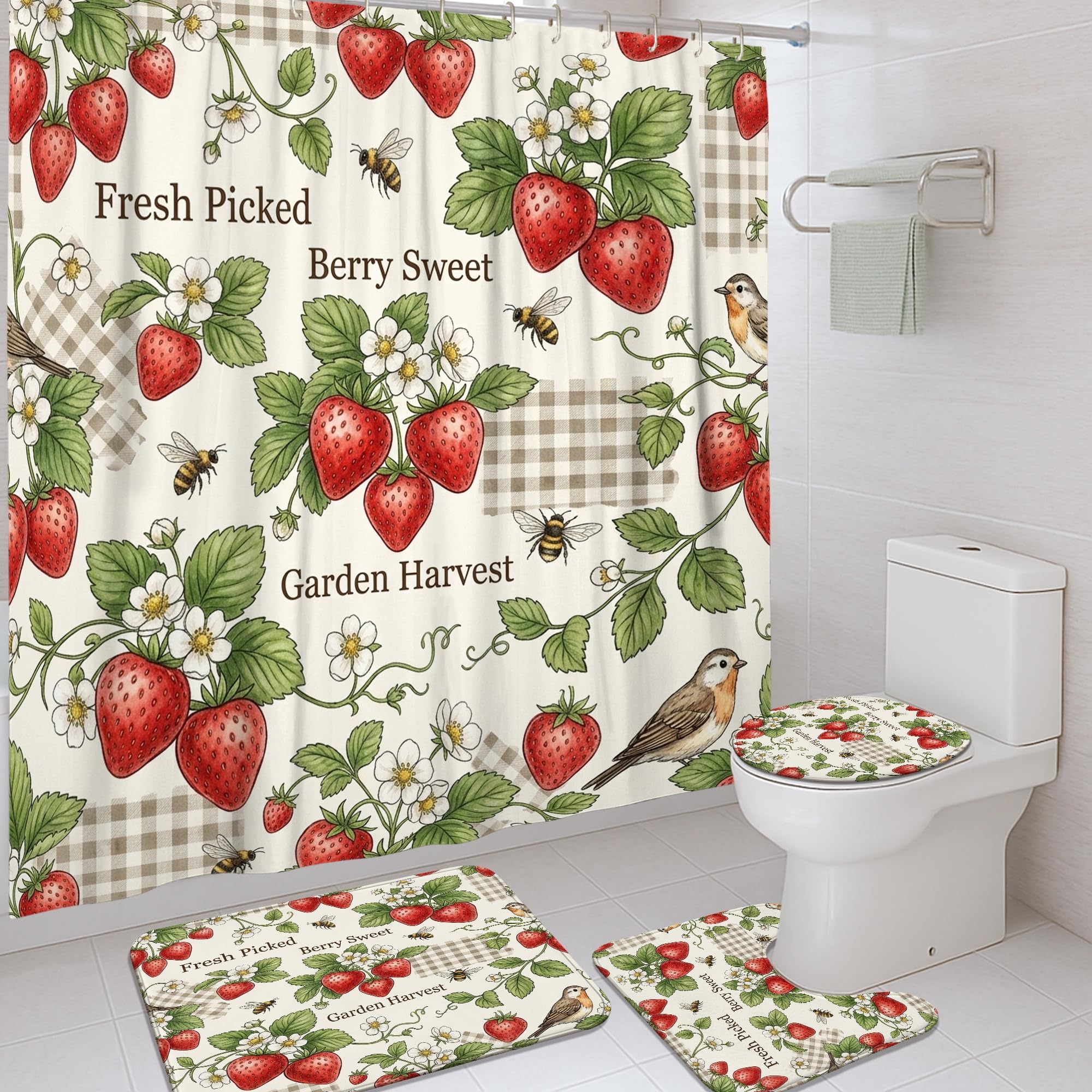 Rideau de douche fraise et fleurs pour rafraîchir votre salle de bain cet été