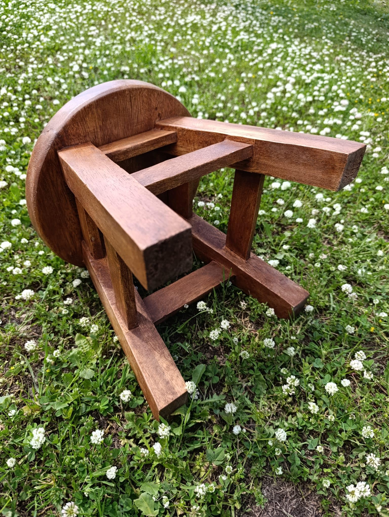 Sgabello per Bambini in Legno Massiccio, Diametro 25cm Altezza 25 cm Vari Modelli (Gufetto)