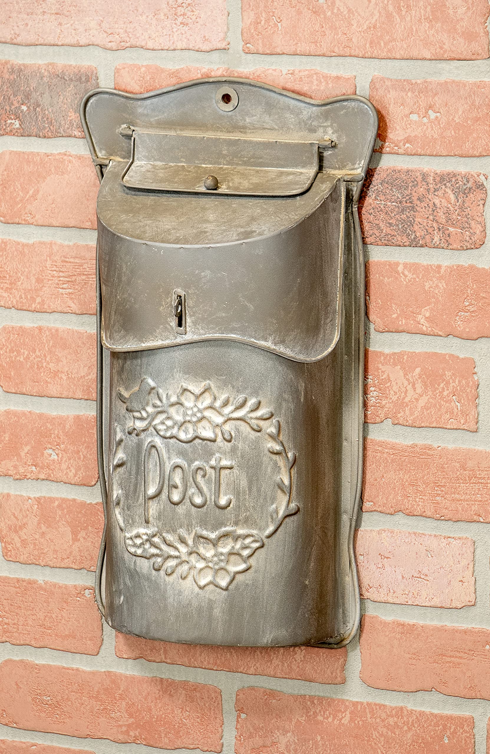 ヴィンテージ　ポスト Red Co. 9.5” x 17” Decorative Vintage Post Embossed Metal