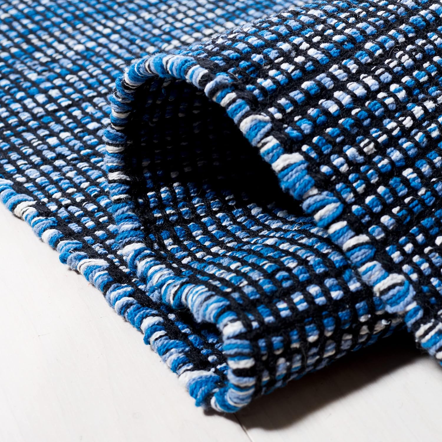 SAFAVIEH Montauk Collection Runner Rug - 2'3" x 9', Light Green & Black, Handmade Tassel Cotton, Ideal for High Traffic Areas in Living Room, Bedroom (MTK620Y)