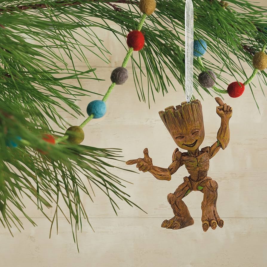 アメコミ Hallmark GUARDIANS OF THE GALAXY Marvel Guardians of the Galaxy Groot and Cosmo Ornament