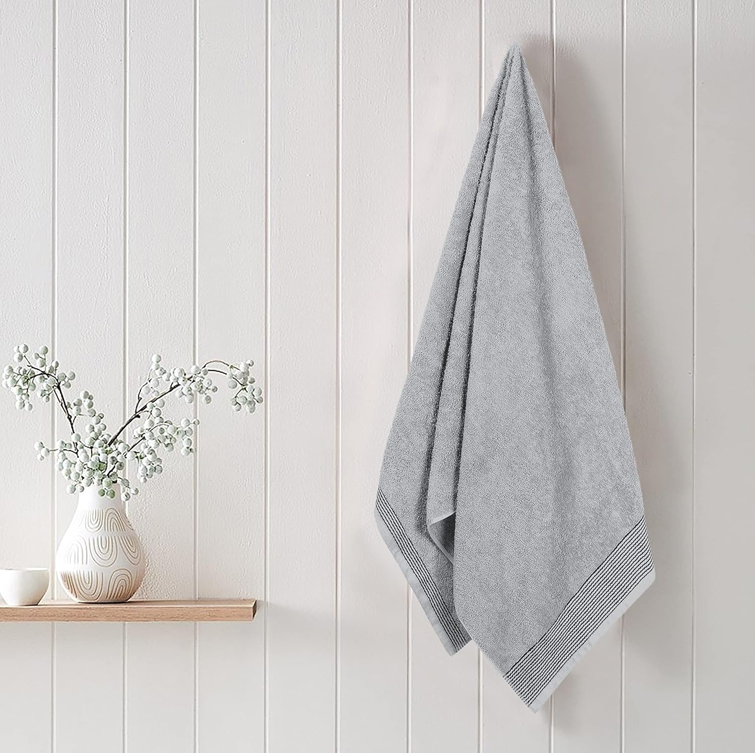 Belizzi Home Ultra Soft 2 Pack Oversized Bath Towel Set 28x55 inches, 100% Cotton Large Bath Towels, Ultra Absorbant Compact Quickdry & Lightweight Towel, Ideal for Gym Travel Camp Pool - Light Grey image 3 of 8 B0B2DNVHBZ