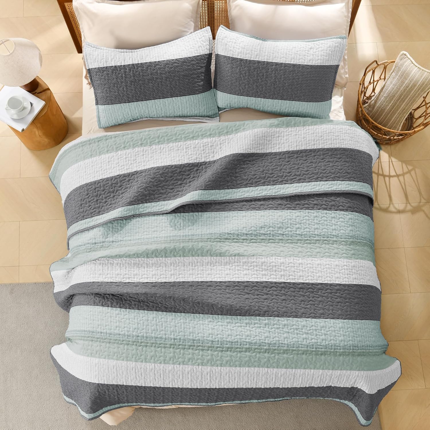 Litanika Quilt King Size Sage Green, Stripe Patchwork Summer Bedspread Coverlet 3 Pieces, Soft Lightweight Microfiber Quilted Bedding Set for All Season(1 Quilt, 2 Pillowcases) - Image 3