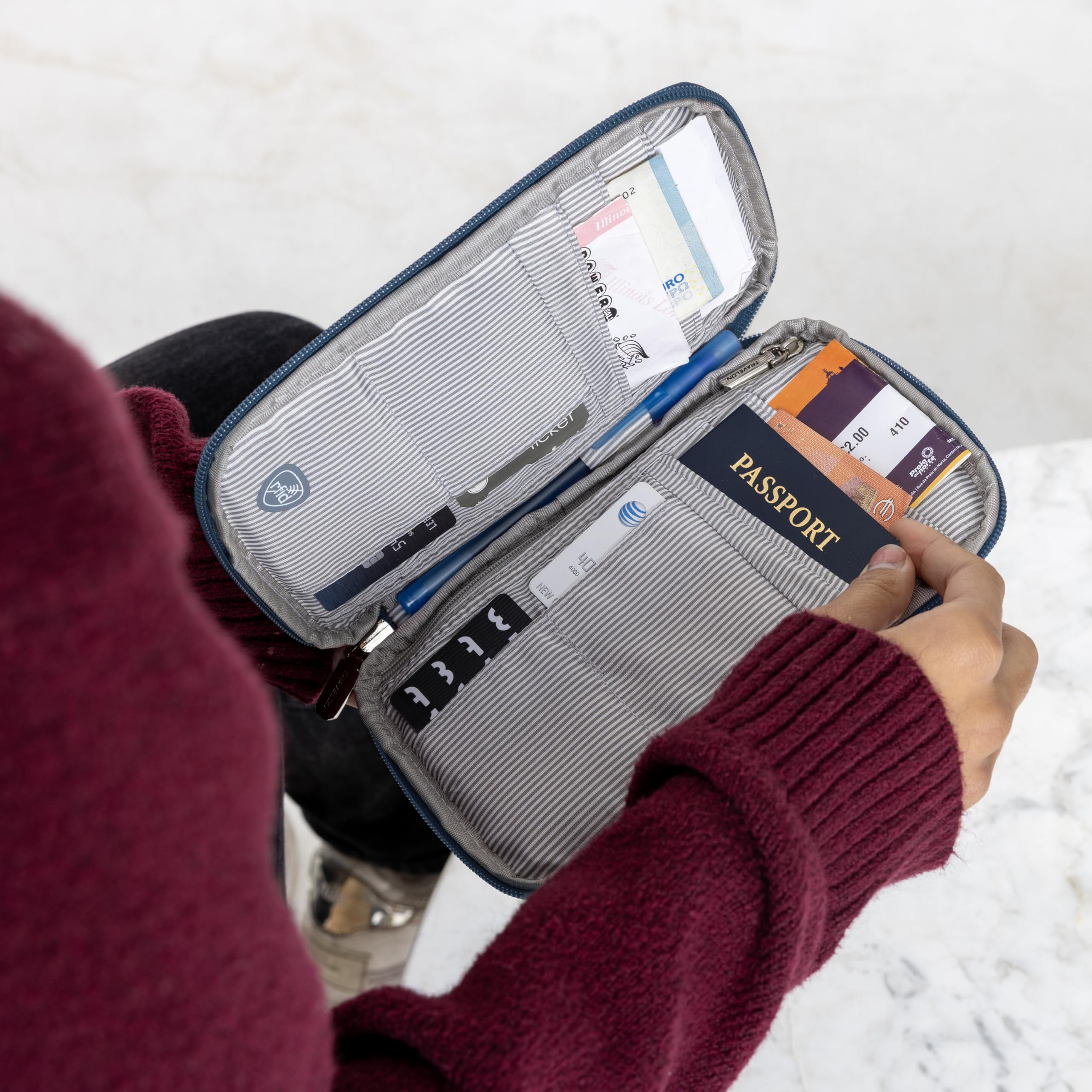 Travelon Blokowanie RFID portfel na paszport rodzinny z zamkiem błyskawicznym