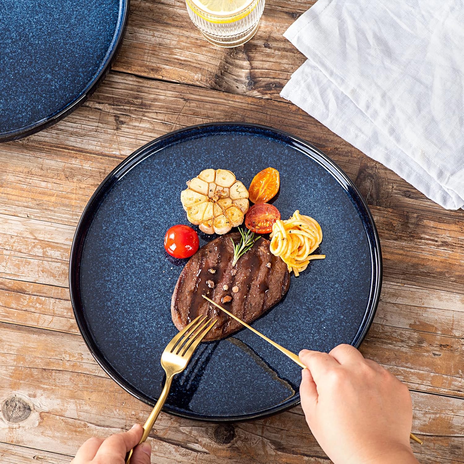 Vicrays 24-Piece Kitchen Dinnerware Set, Ceramic Flat Dinner Plates, Salad Plates, Bowls Set, Coffee Mug, Microwave, Oven, and Dishwasher Safe, Scratch Resistant, Suitable for Home, Party (Blue)