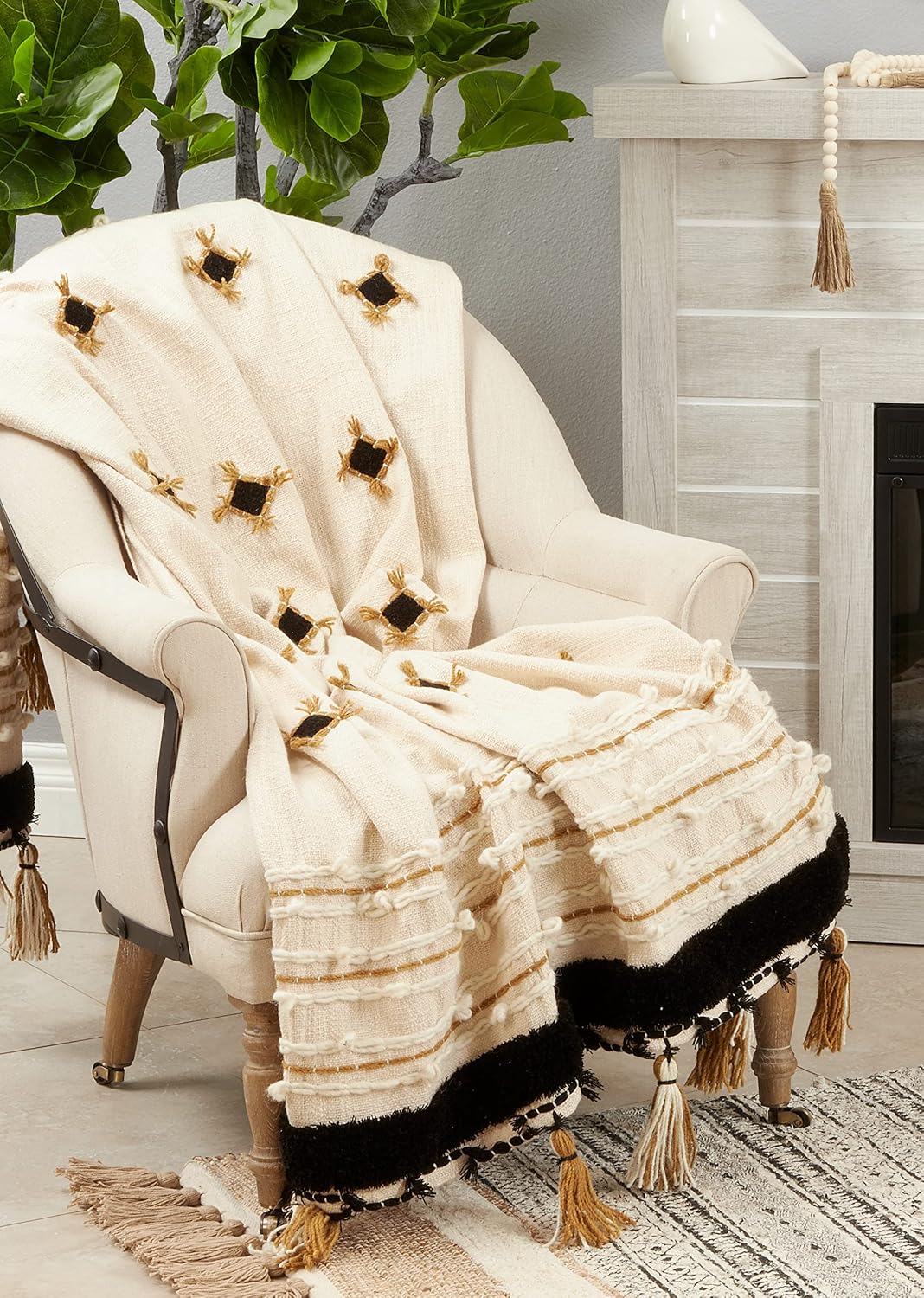 SARO LIFESTYLE Embroidered Boho Throw