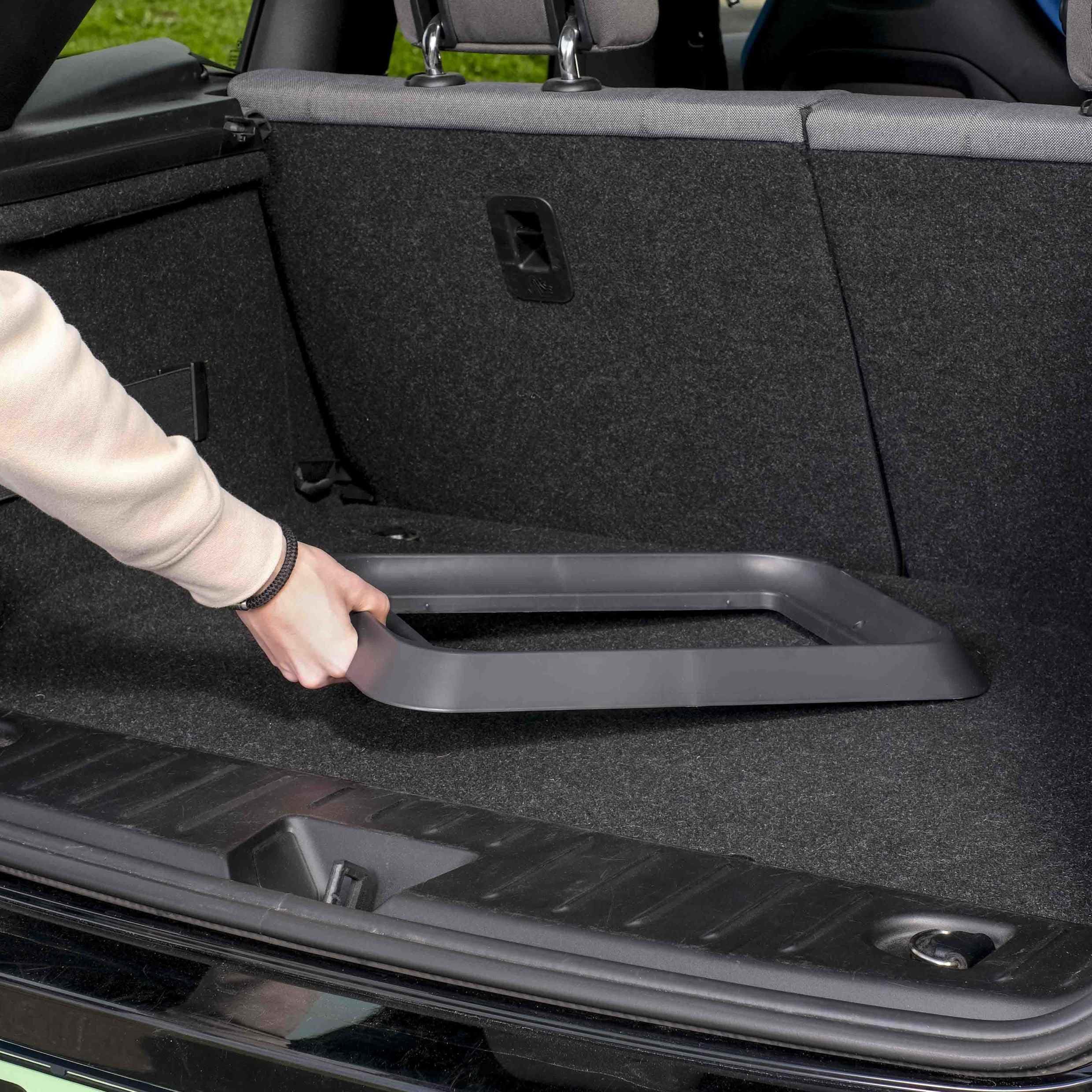 rati Basket - Grau, Smarter Auto Korb zum Einkauf & Outdoor-Aktivitäten, mit Befestigungsadapter zum Kofferraum, rutschfest und Stabil während der Fahrt I Schwarz, aus 94% Recycling Material