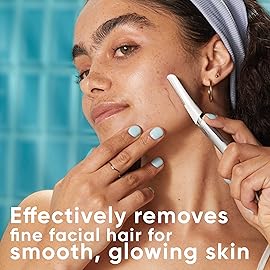 Gillette Venus Facial Razor, Exfoliating Dermaplaning Tool for Face, Replaceable Refills, Removes Fine Facial Hair, Exfoliates Dead Skin, Skin Defense Guard, Handle with 5 Blade Refills