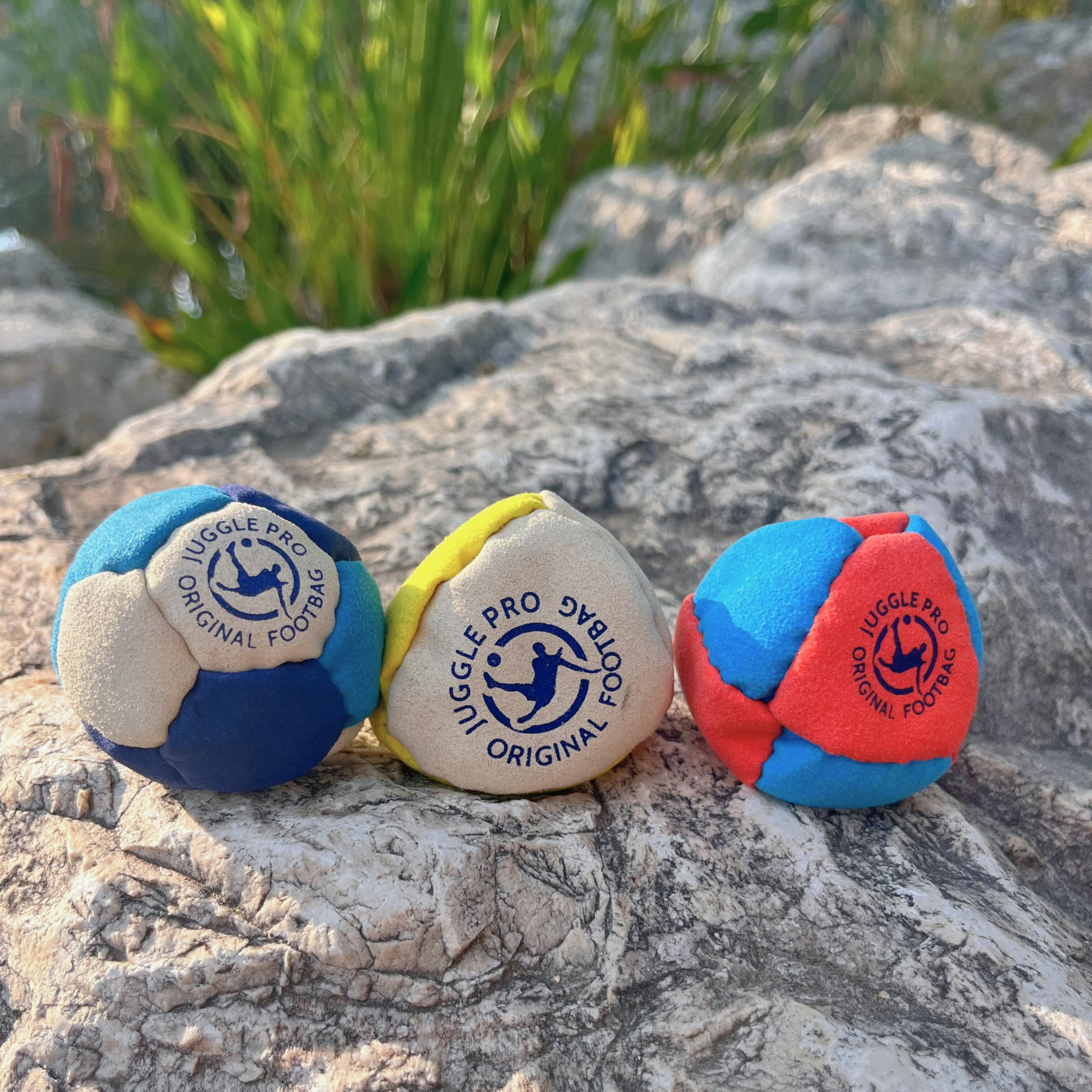 Footbag Original Lot de 3 – Parfait pour le freestyle et les jeux de groupe, Ultra Suede et remplissage de sable