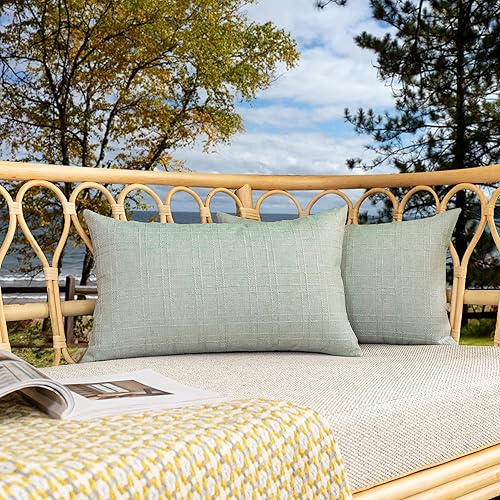 Vista 15 de Kevin Textile - Juego de 2 fundas de almohada decorativas para exteriores, impermeables, clásicas, para patio, sofá y banca, de 16 x 16 pulgadas