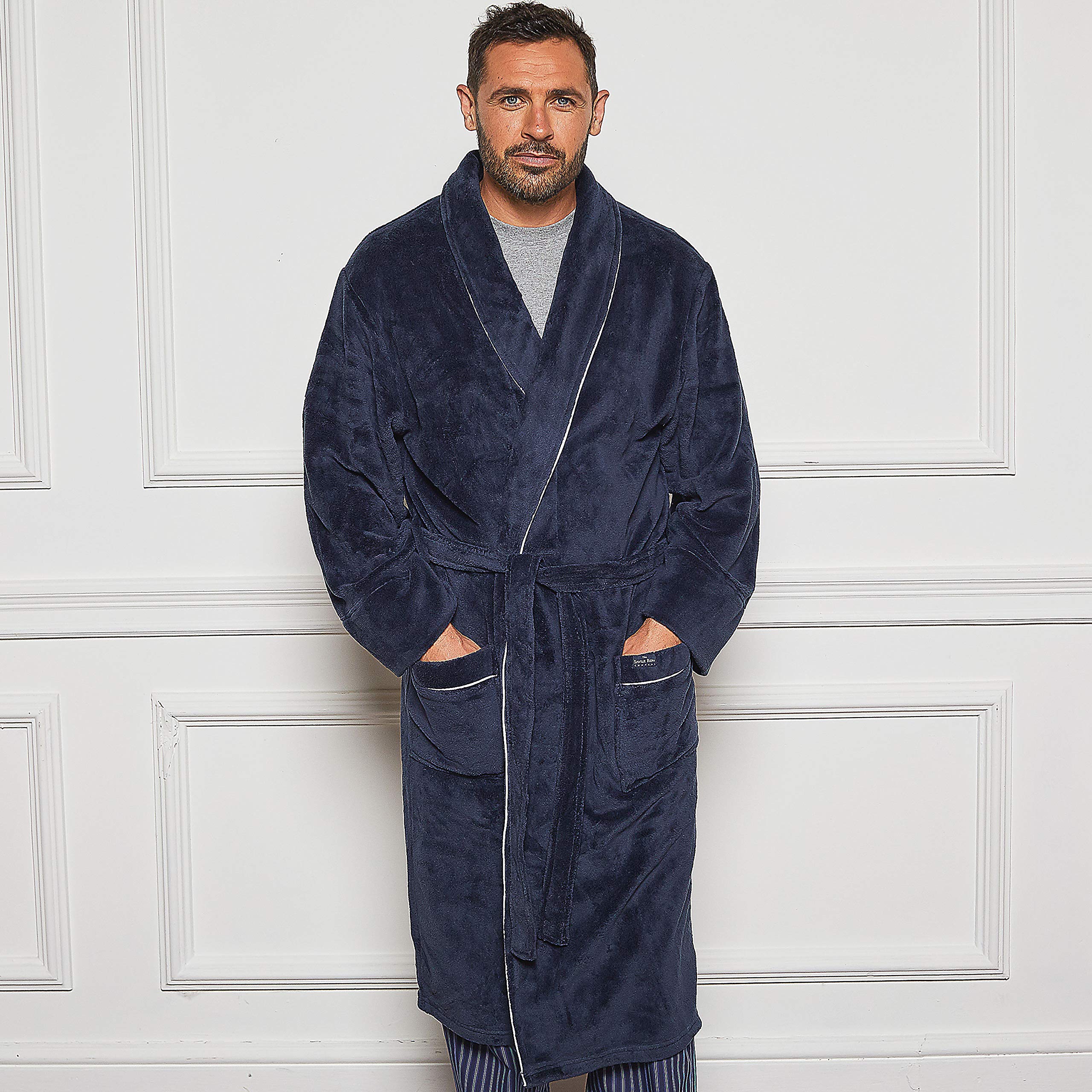THE SAVILE ROW COMPANY LONDON Men's Lightweight Super Soft Warm Fleece Dressing Gown — view 4