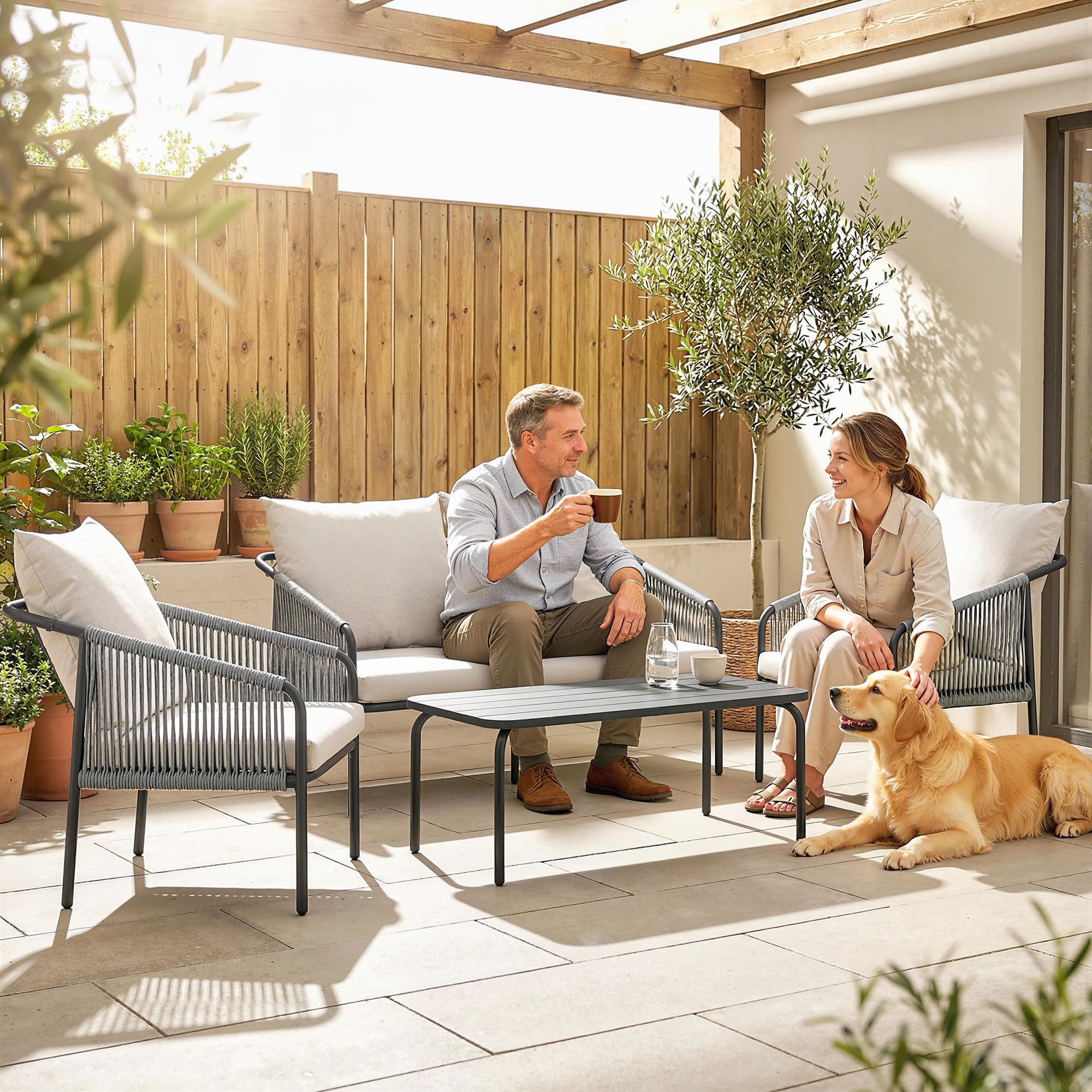 Outsunny Set Salotto da Giardino 4 Pezzi in Rattan, Set di Mobili da Giardino con Divano 2 Posti, 2 Sedie, Tavolino da Caffè Piano Metallo, Cuscini, Struttura in Acciaio, Cachi Grigio Chiaro