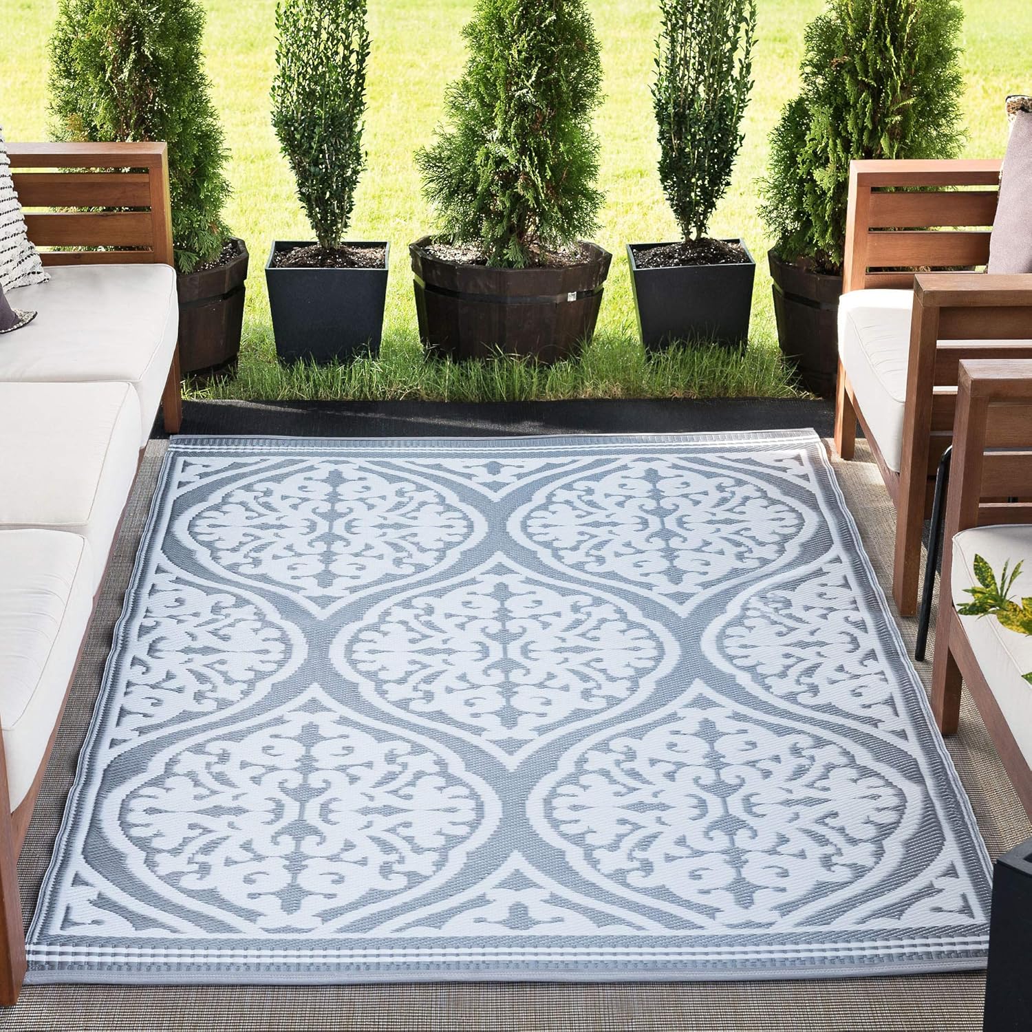 Kingman Gray Reversible Plastic Straw Indoor Outdoor Rug 6x9 for Patios Garden Picnic Camping Mats Waterproof and Washable