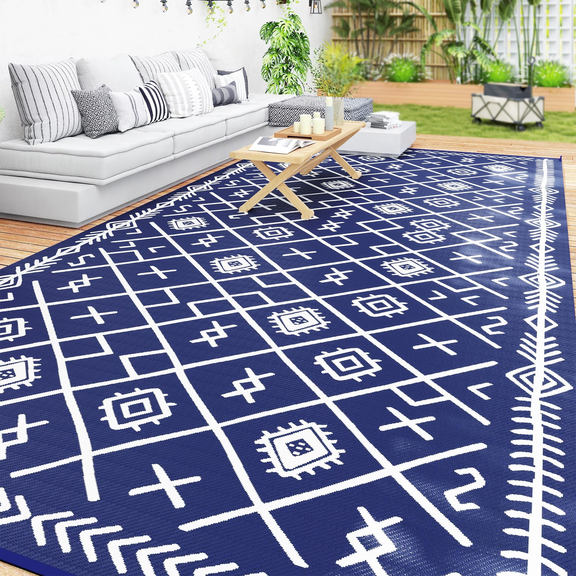 Outsunny Reversible Outdoor Rug, 9' x 18' Waterproof Plastic Straw Floor Mat, Portable RV Camping Carpet, Large Floor Mat for Backyard, Deck, Picnic, Beach, Blue & White Rhombus-image-35