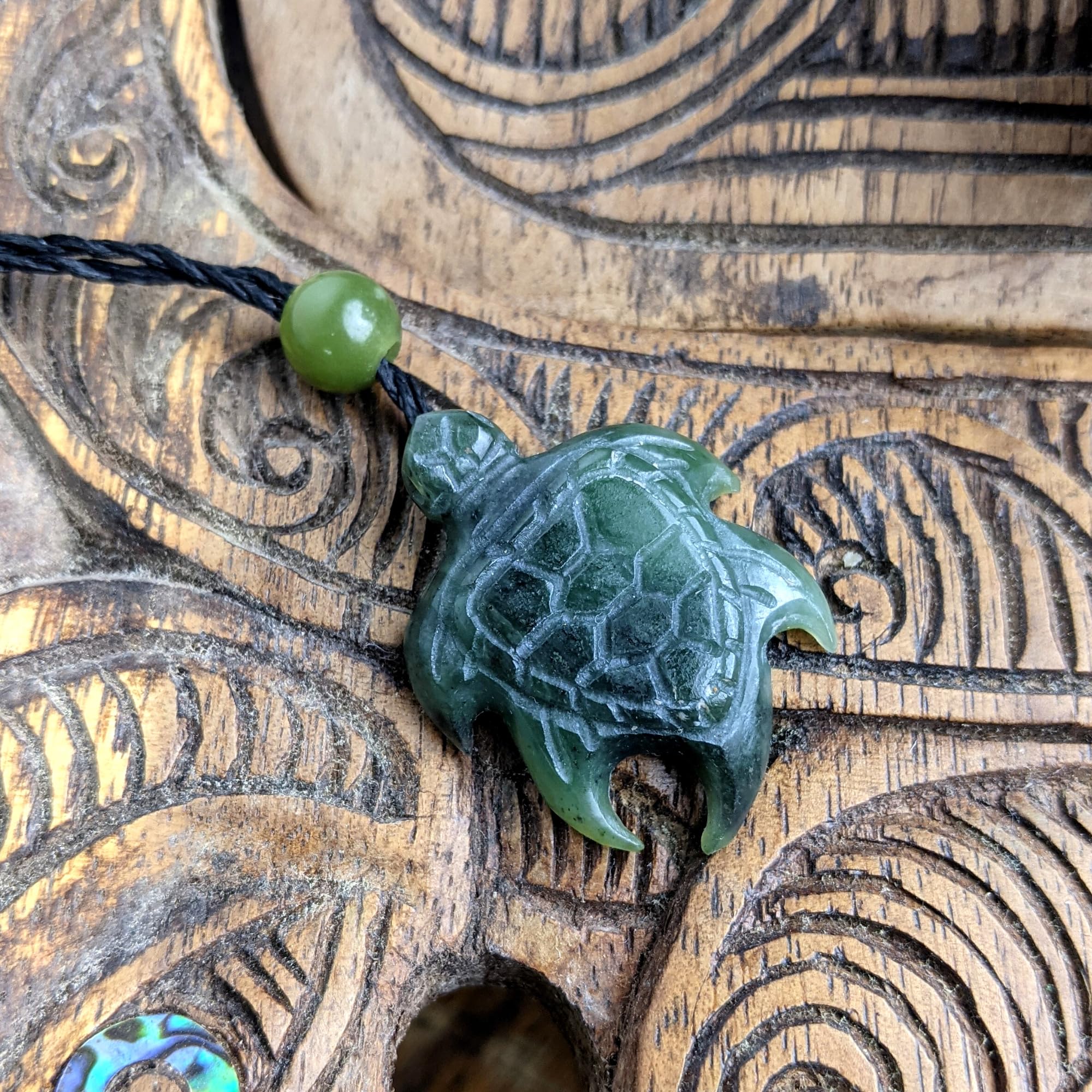 81stgeneration Collana con Ciondolo a Forma di Tartaruga in Giada Nefrite | Collana in Corda in Stile Maori per Donna | Gioielli da Uomo in Pietra Verde Naturale con Vita Marina