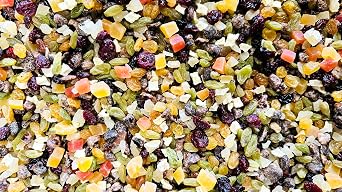 Dried Fruit Mix 1kg – Mixed Dry Fruits Raisins Dates Cranberry Mango Pineapple Papaya Apple Ready to Eat for Baking Snacking Eating Cakes Muesli Bulk Trail Snacks Breakfast Topper Salad Without Peel