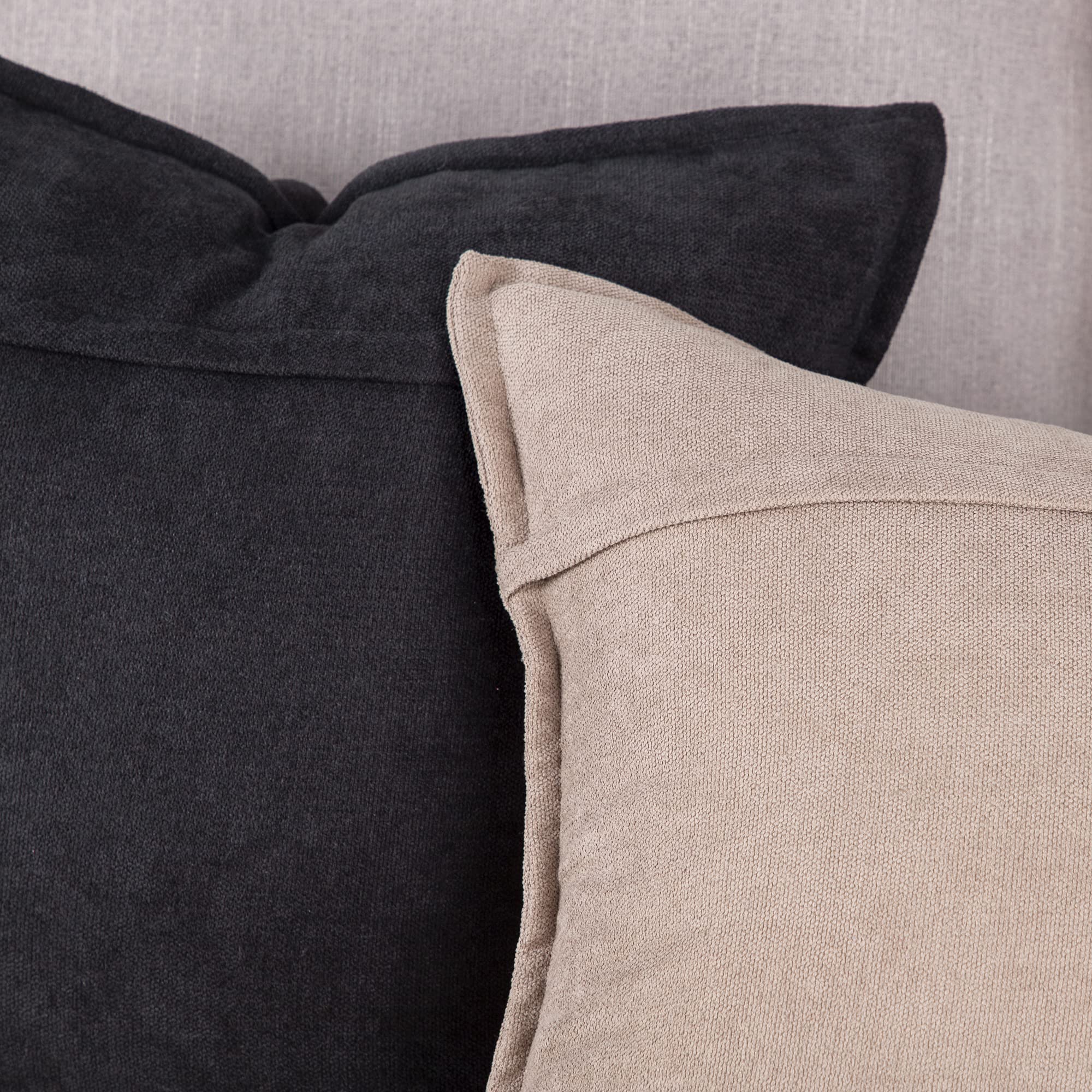 MADIZZ 2er Set kurzen Chenille Zierkissenbezüge weicher dekorativer Kissenbezug für Sofa, Schlafzimmer Kissenhülle Helltaupe 40x40 cm Quadrat