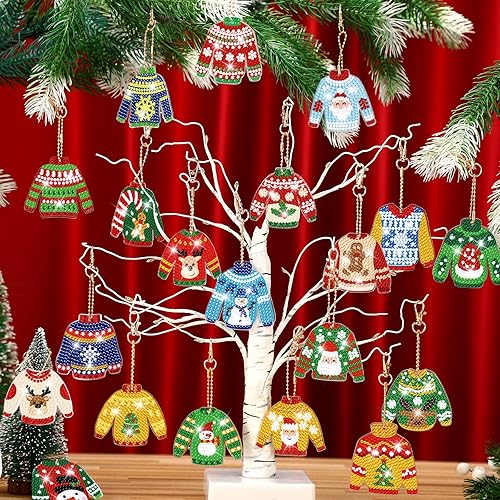 Miniatura 7 de Tondiamo Juego de 20 llaveros de pintura de diamantes de Navidad 5D, colgantes de arte de diamantes de doble cara para decoración de fiestas de