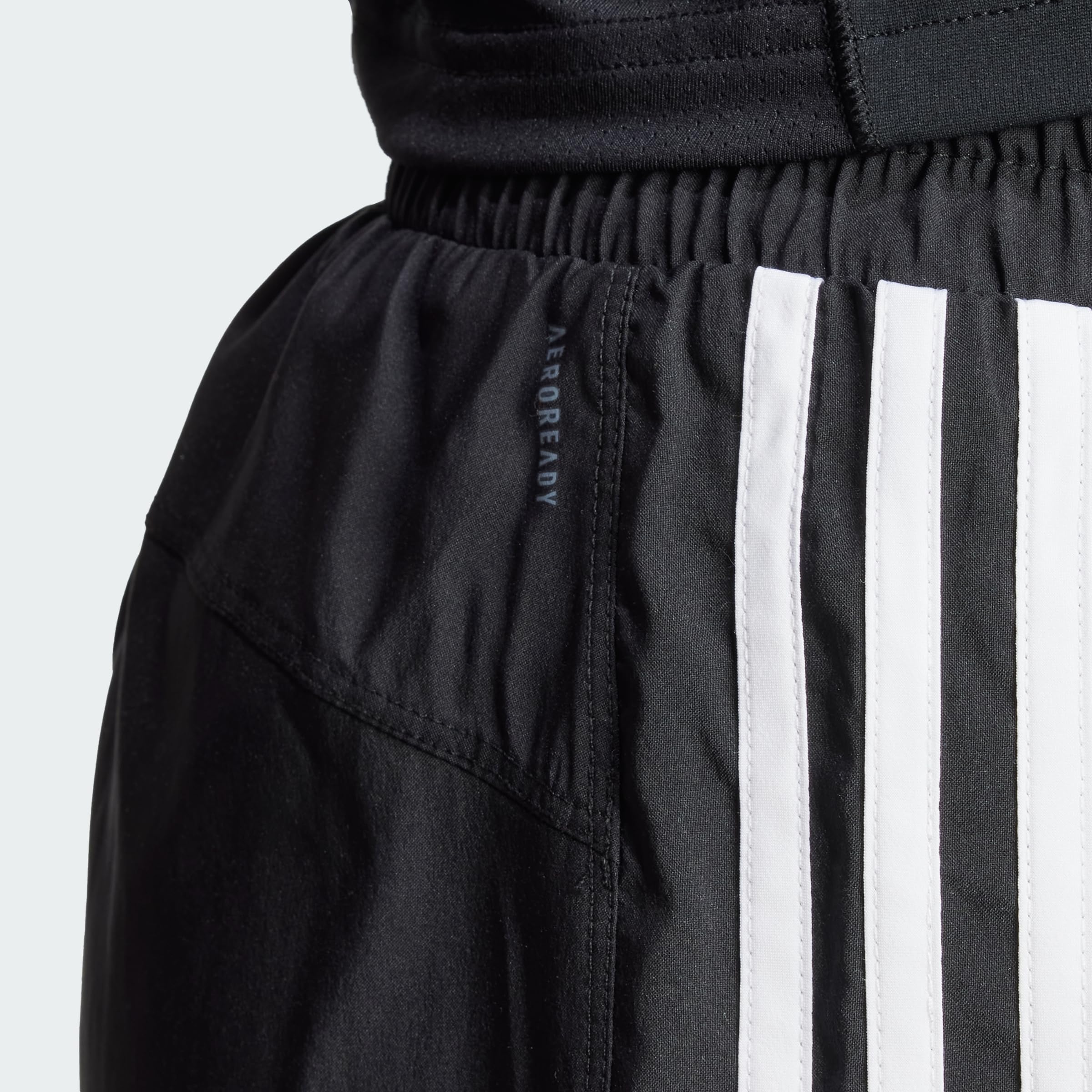 adidas Damen Pacer Training 3-Stripes Woven High-Rise Shorts, Black/White, S 5 inch