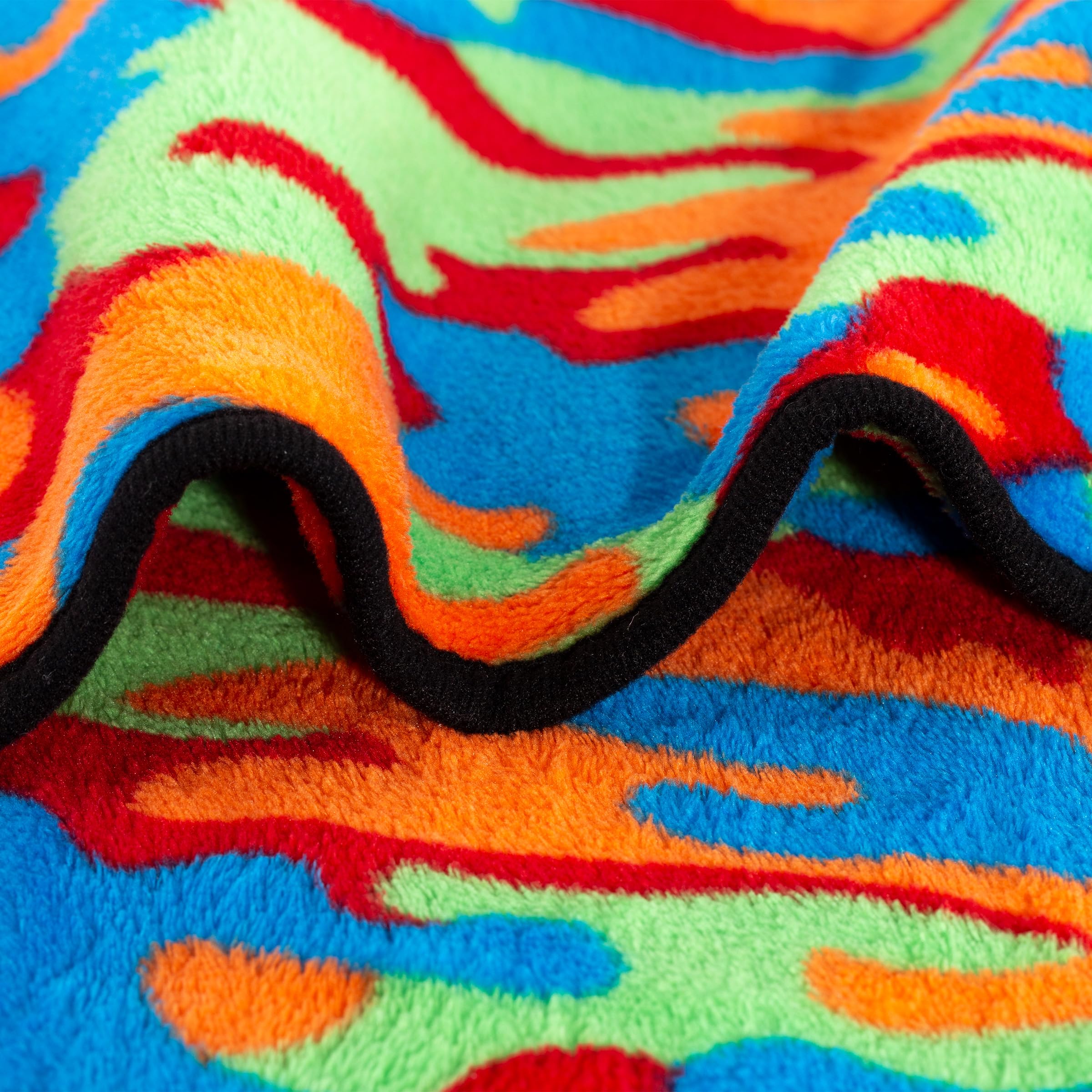 Heated Car Blanket - 12V Electric Travel Blanket for Car, Truck, SUV or RV - Portable Heated Throw for Road Trips, Camping or Winter Emergency Kit for Cold Weather Travel by Stalwart (Red Plaid): Multi-color Camo