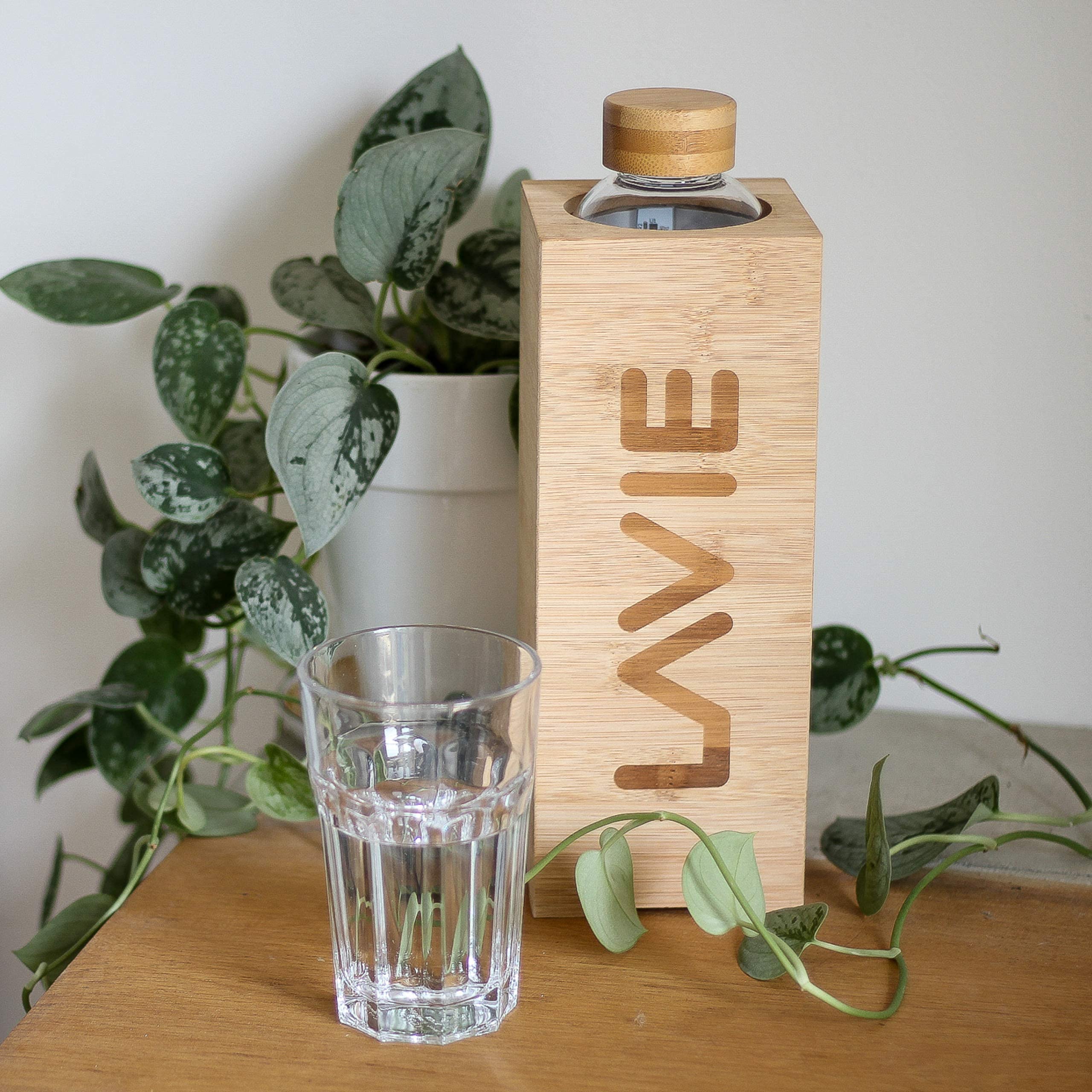 LaVie Premium - Purificador de Agua en Bambú con luz UVA Que Funciona Sin Consumibles. Transforme su Agua del Grifo en Agua Pura y Deliciosa en 15 Minutos. Capacidad 1L