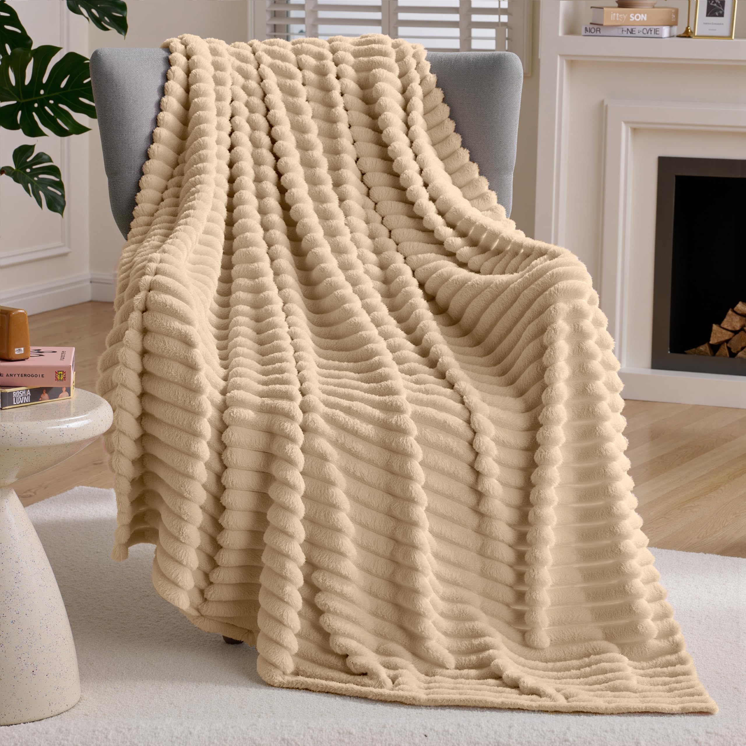 Joiedomi Brown Throw Blanket for Couch, Soft & Warm Brown Fleece Blankets Gifts for Women Mom, Cozy Cute Soft Throw 50x60 Inches