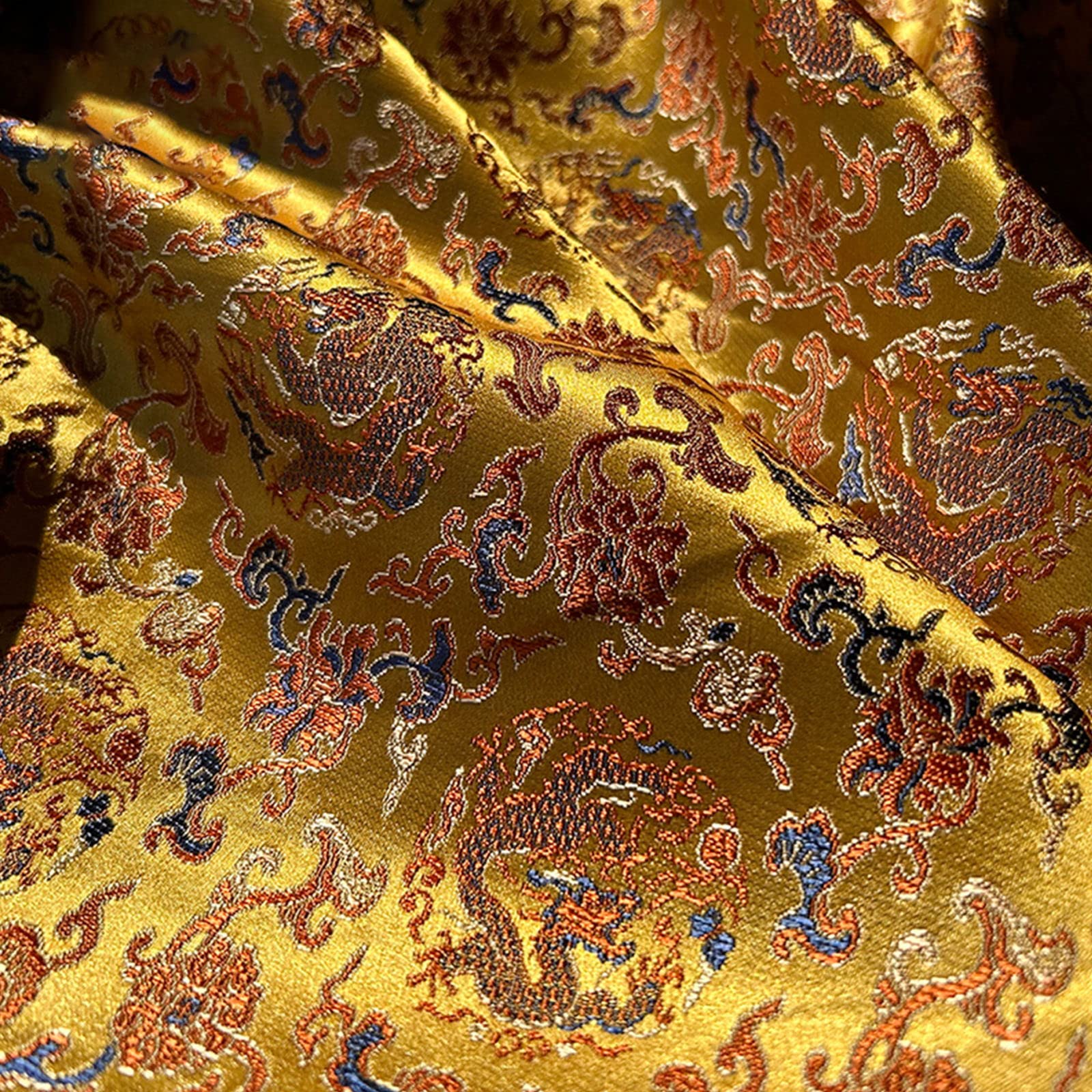 Brocart de soie jacquard jaune pour restaurer des meubles anciens et cadres de tableaux