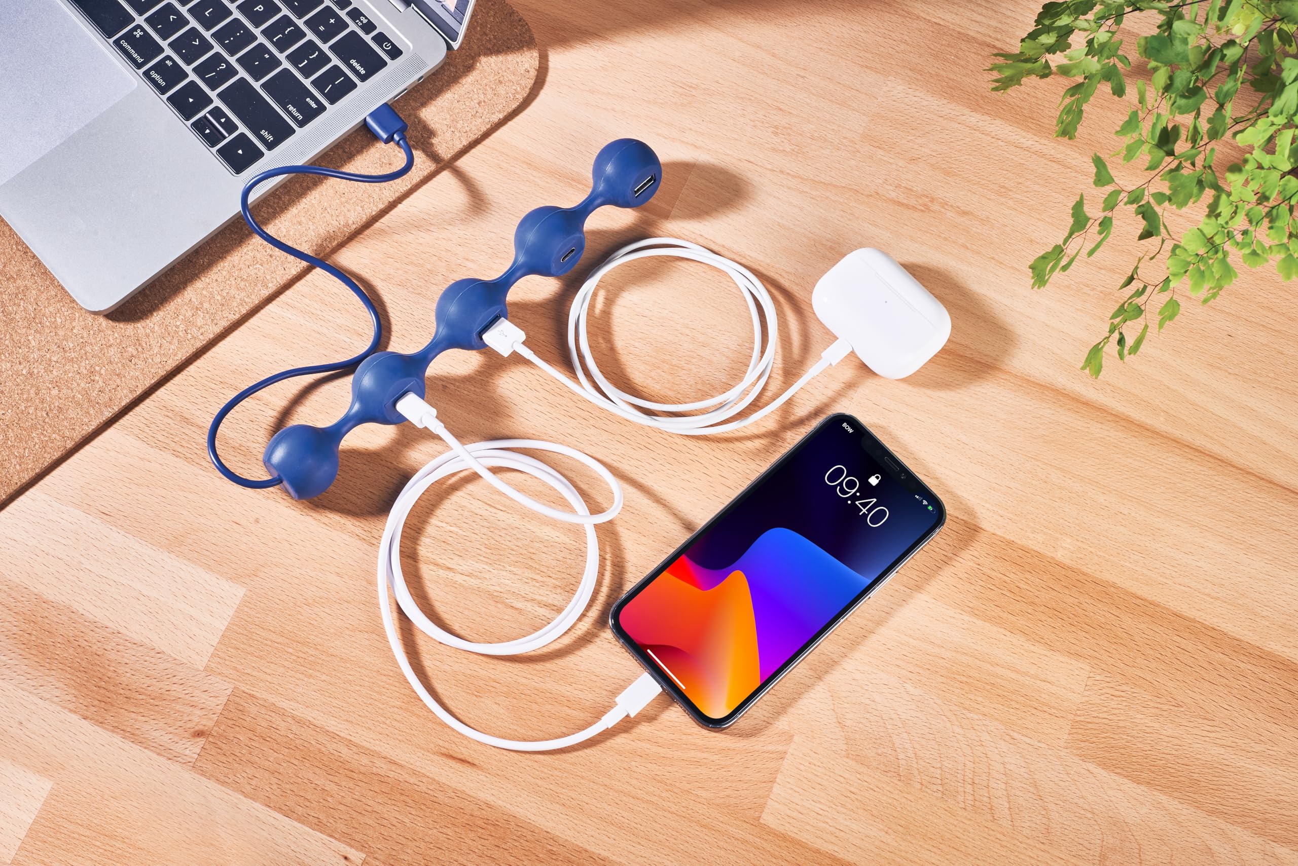 Peas HUB 4-in-1 USB-C Adapter | 2x USB-A + 2x USB-C In Dunkelgrün