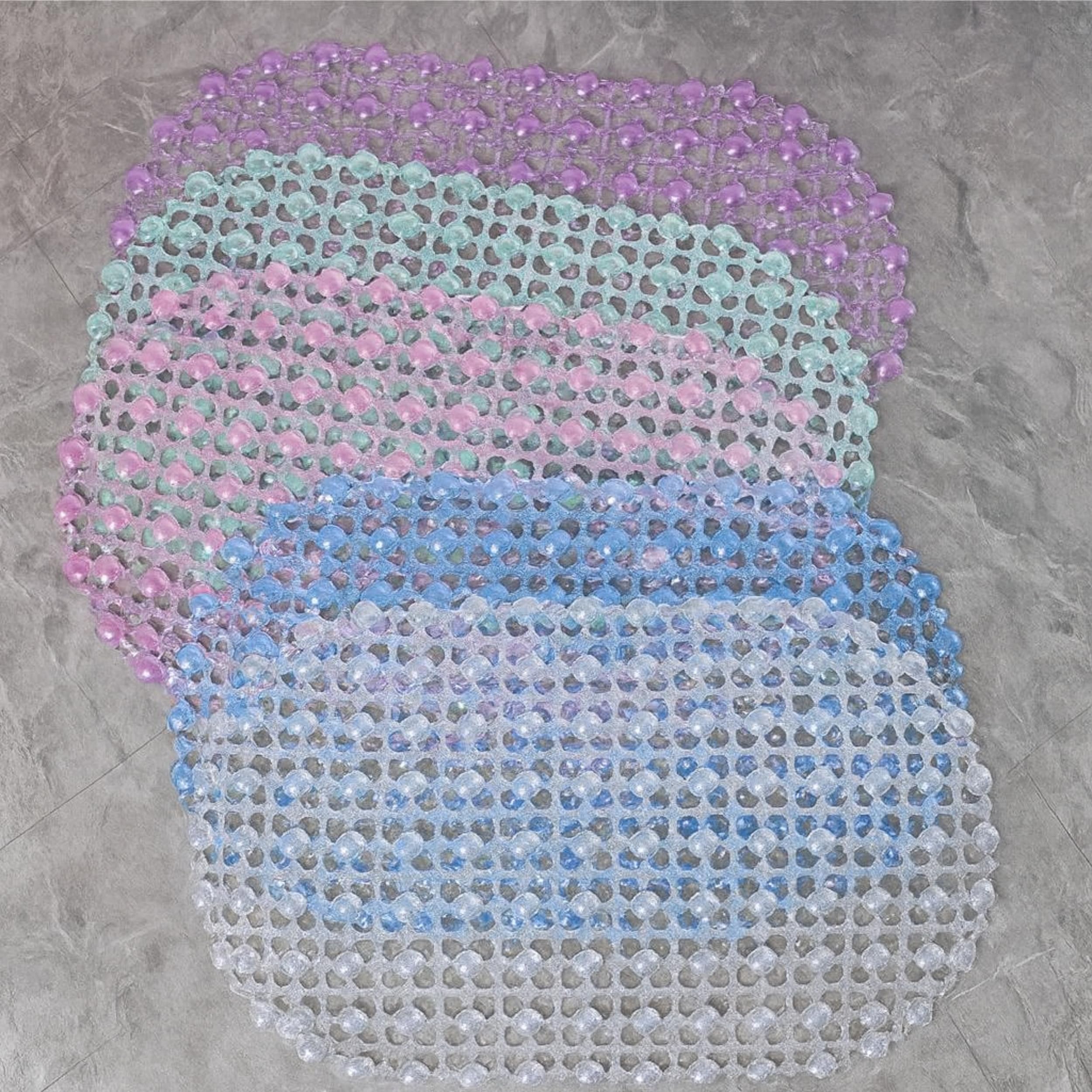 PARENCE – Antypoślizgowa mata 60x33 cm – Bezpieczna mata prysznicowa wykonana z miękkiego silikonu – Mocny chwyt, komfort i efektywne drenażowanie – Losowy kolor