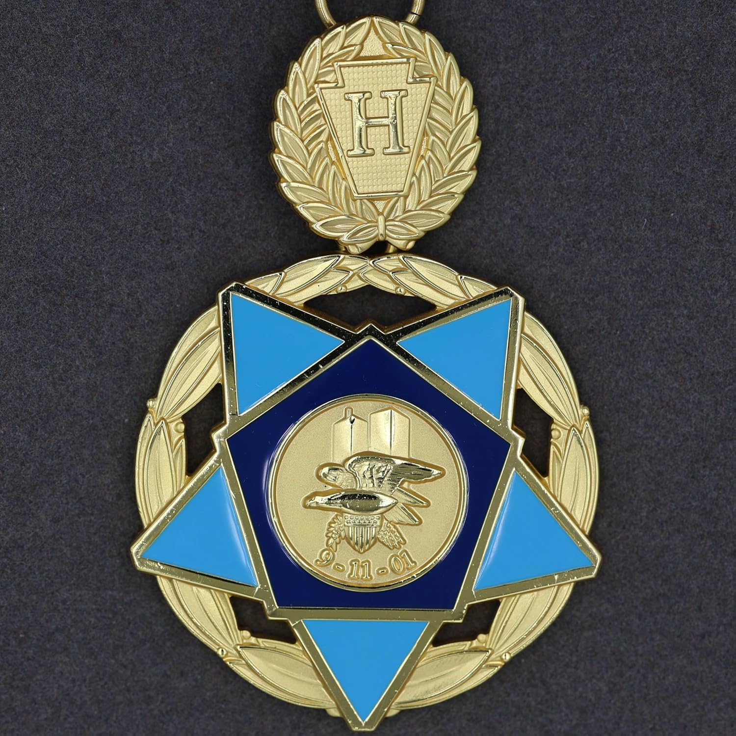 9/11 Heroes Medal of Valor Collector Reproduction Presentation Set – Full-Size Medal w/Neck Ribbon, Ribbon Bar & Lapel Pin