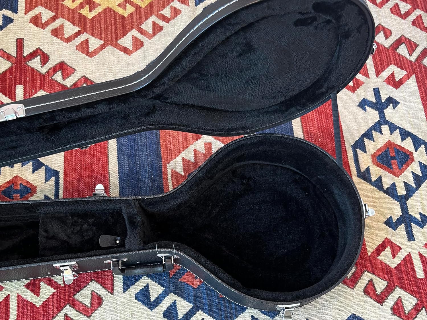 Lykos Microgroove Pattern Leather Wood Banjos Case Black (5/6 string)