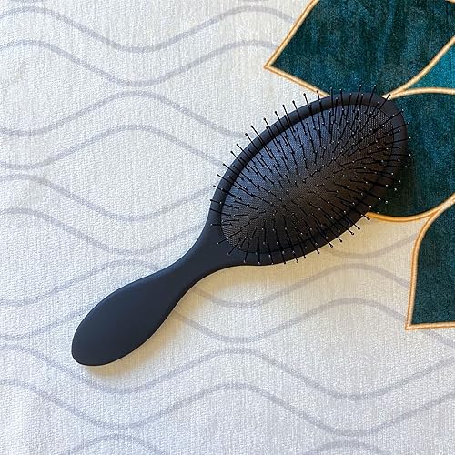 Miniatura 4 de Cepillo de pelo ovalado Essential de BeaverStrong, cepillos desenredantes con cerdas de nailon suaves tapadas y base de cojín de aire (negro carbón)