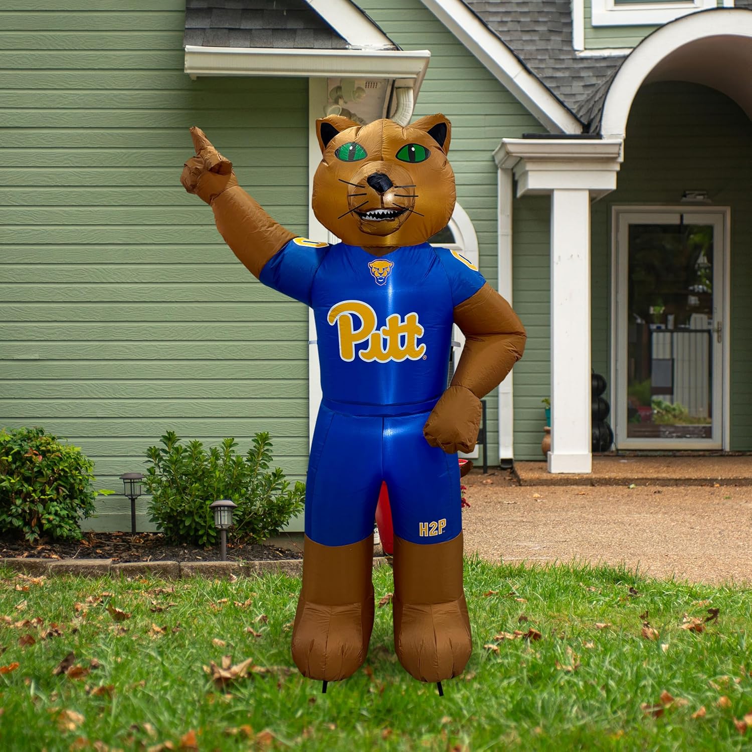 Logo Brands NCAA 7 FT Inflatable Mascot -Powerful 12V Blower & Fast Setup – LED Yard Decoration for Game Day, Tailgates, Holidays – NCAA Team Outdoor Décor