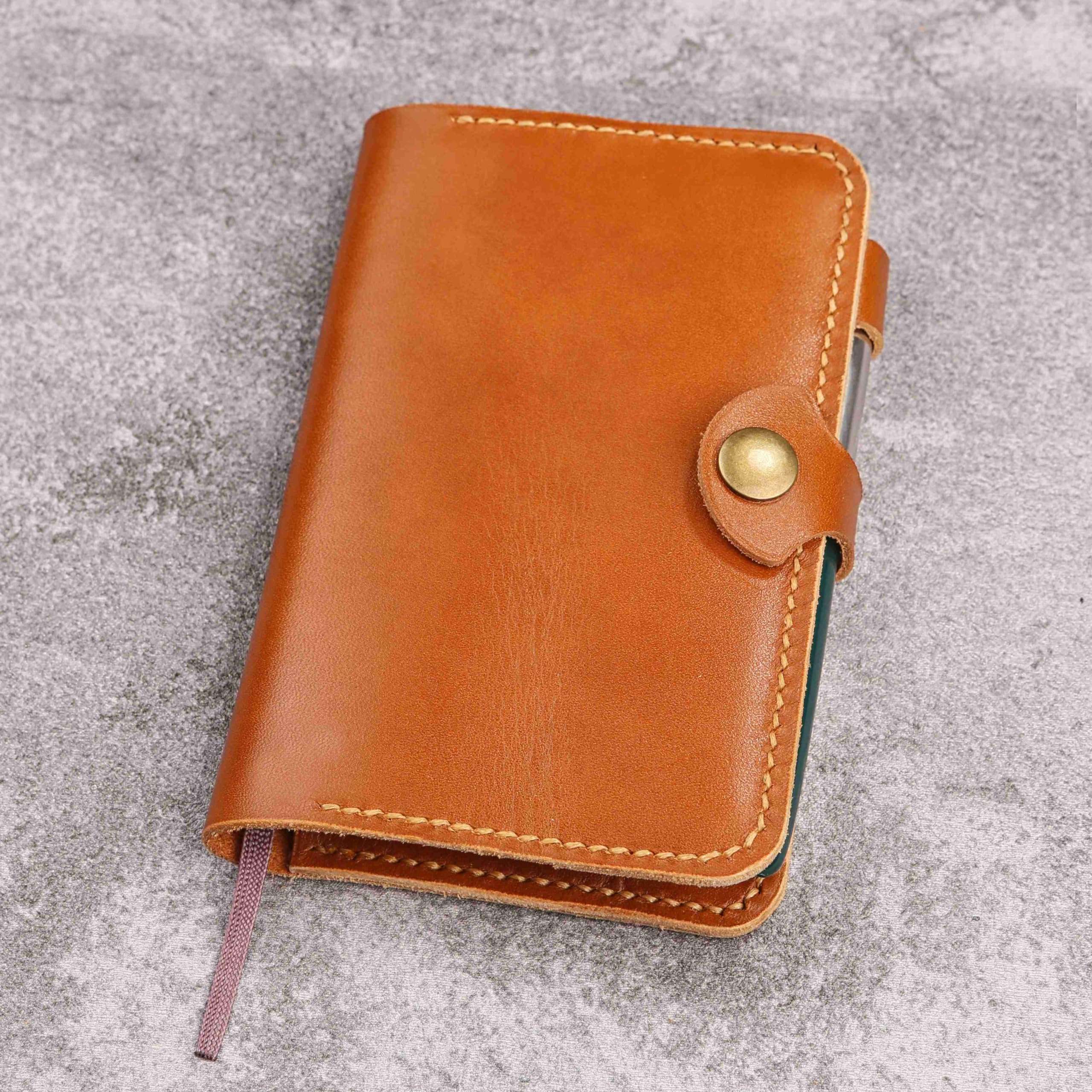 Amazon | レザー A6 ポケットサイズ（横9cm×縦14cm） モレスキンノート