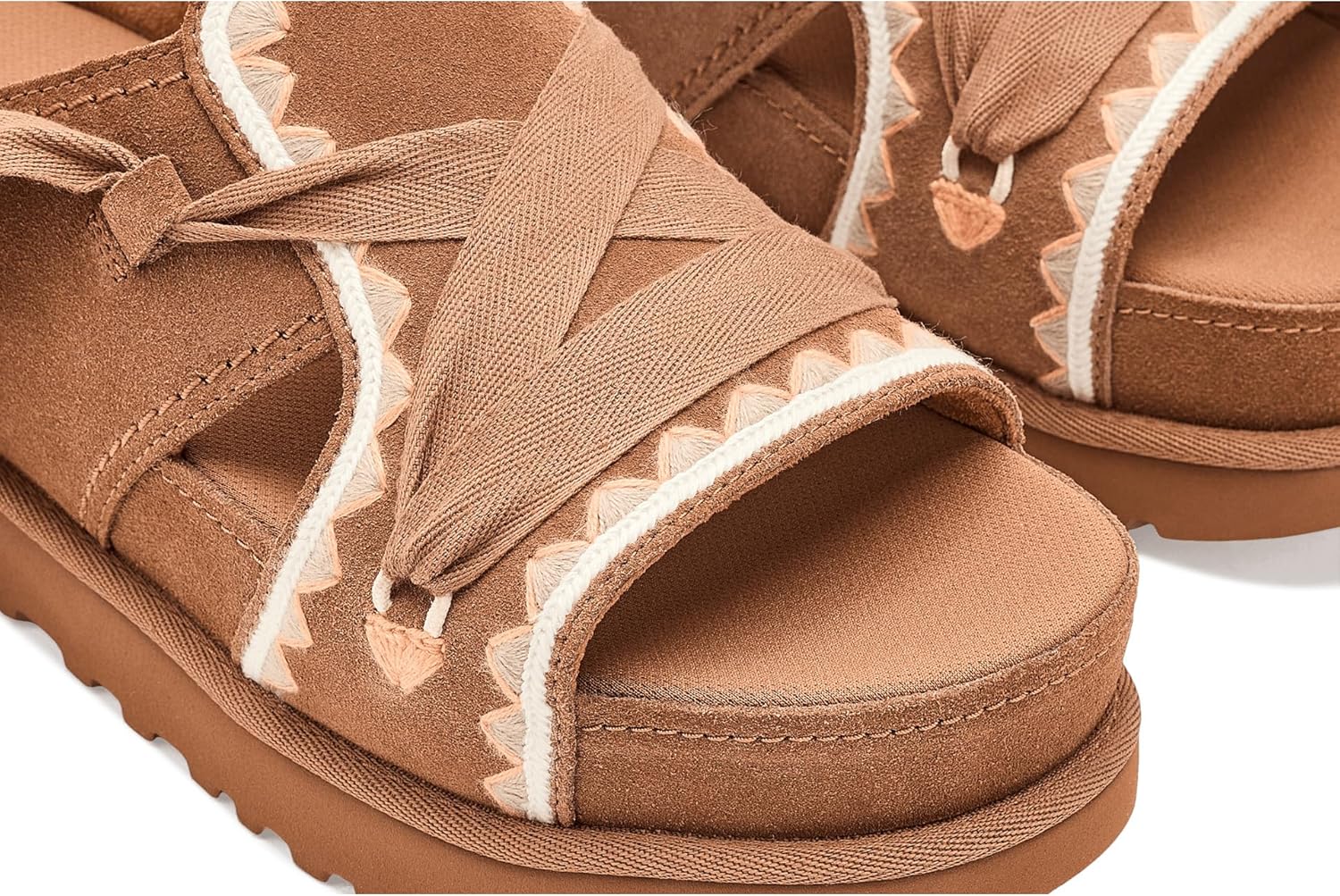 UGG Women's Goldenstar Hi Artistitch