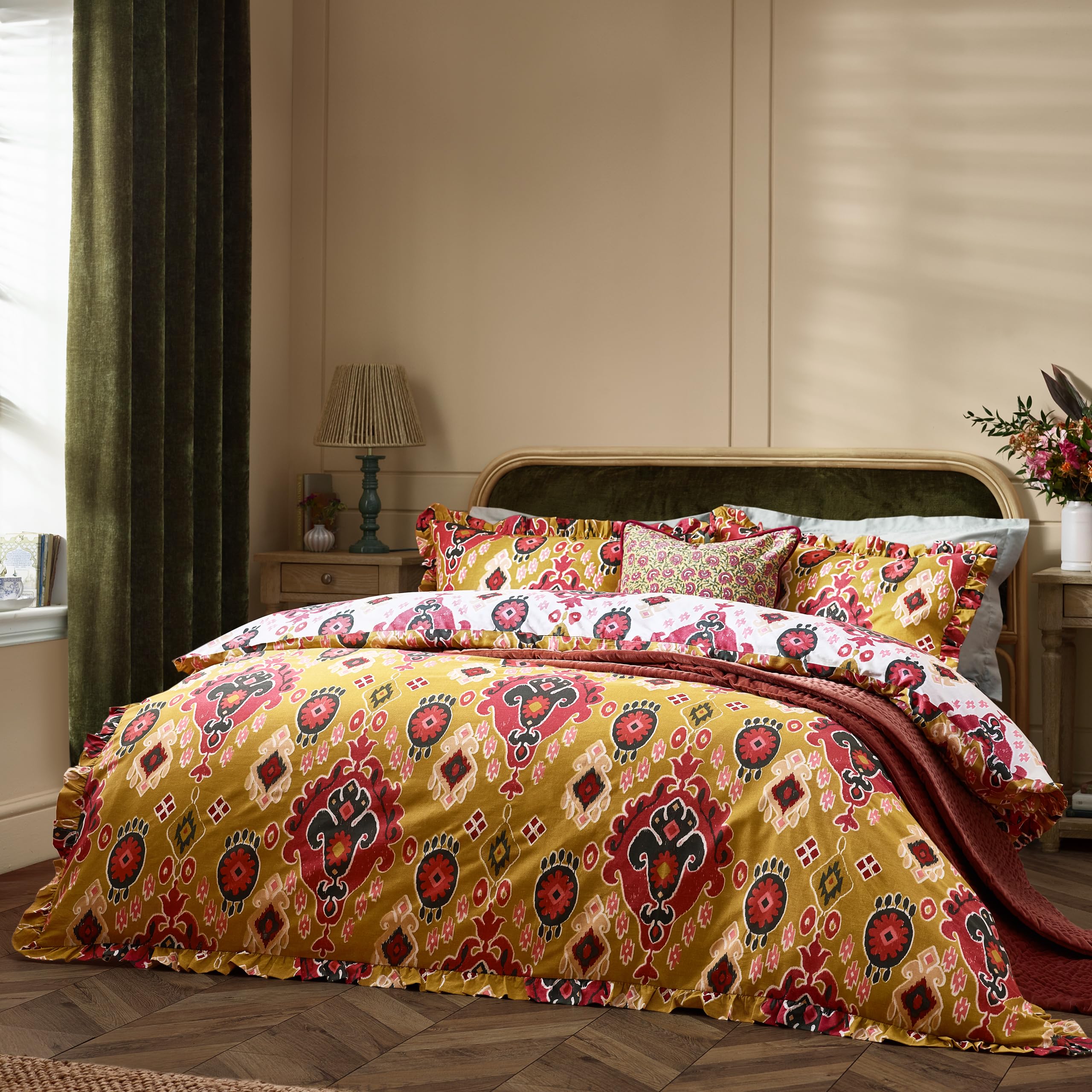 Paoletti Dawson Duvet Cover Set – Reversible Earth Toned Textured Slub Cotton Rich Ikat Luxury Bedding (Amber – King – 230x220cm)