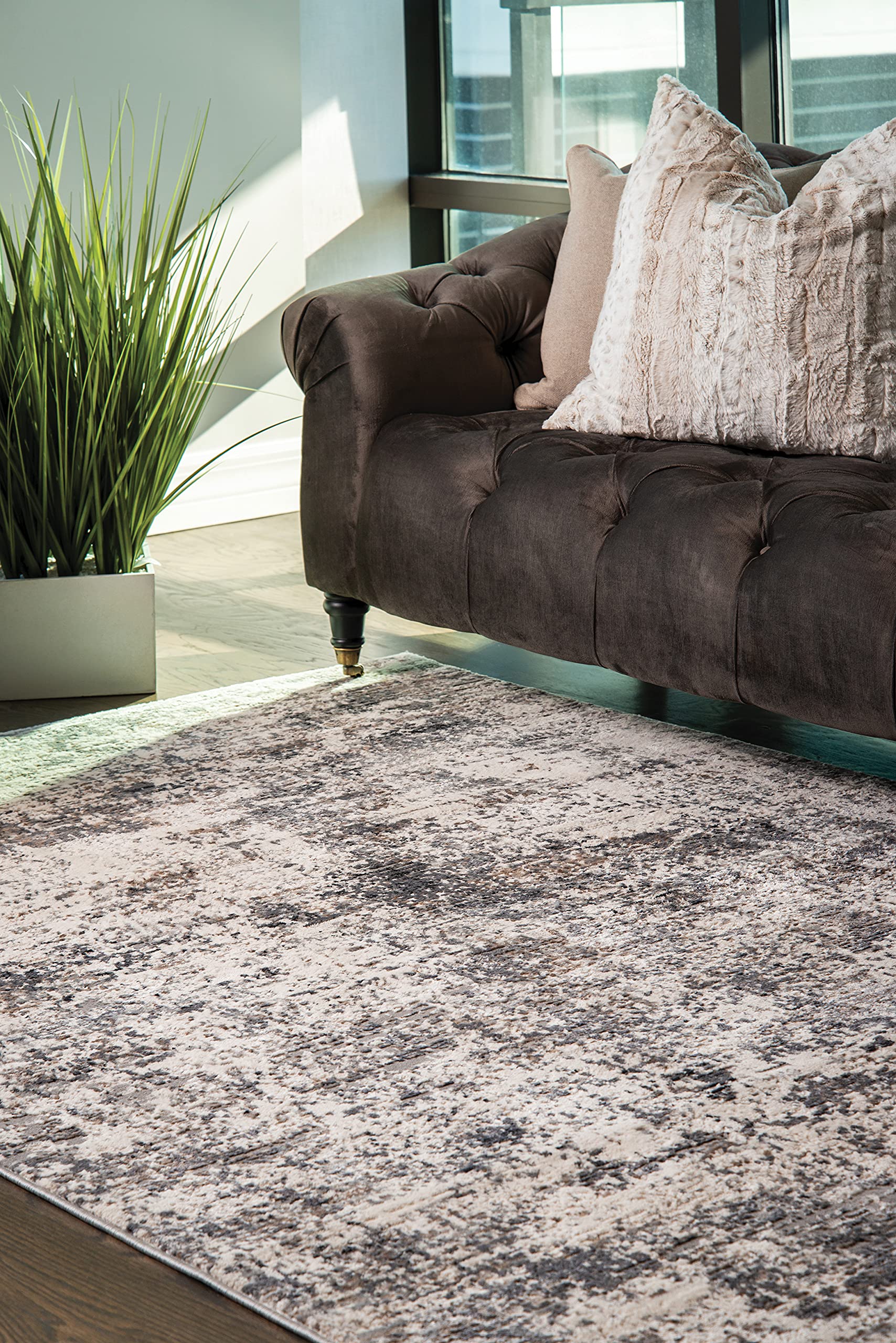 United Weavers Eternity Barcelona Charcoal Runner Rug 2'7